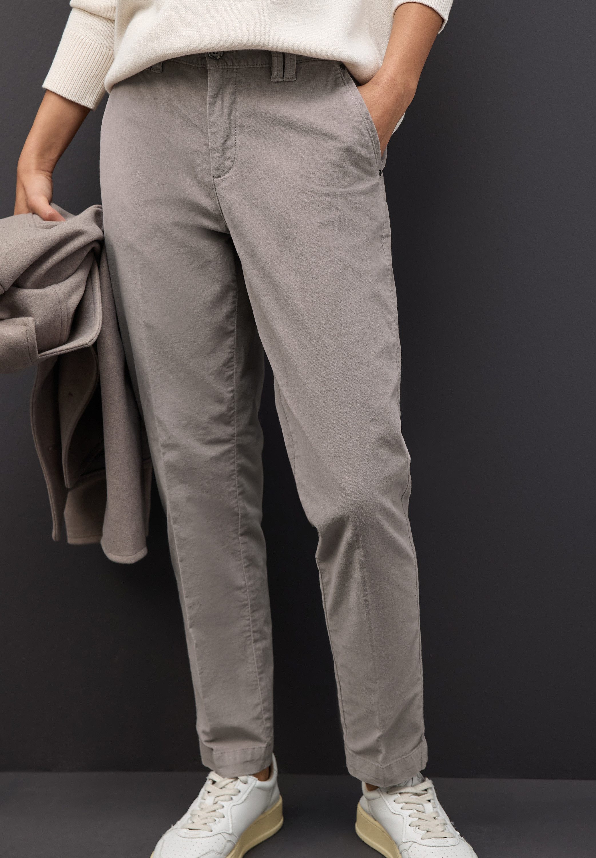 STREET ONE Chinohose Velvet mit Taschen