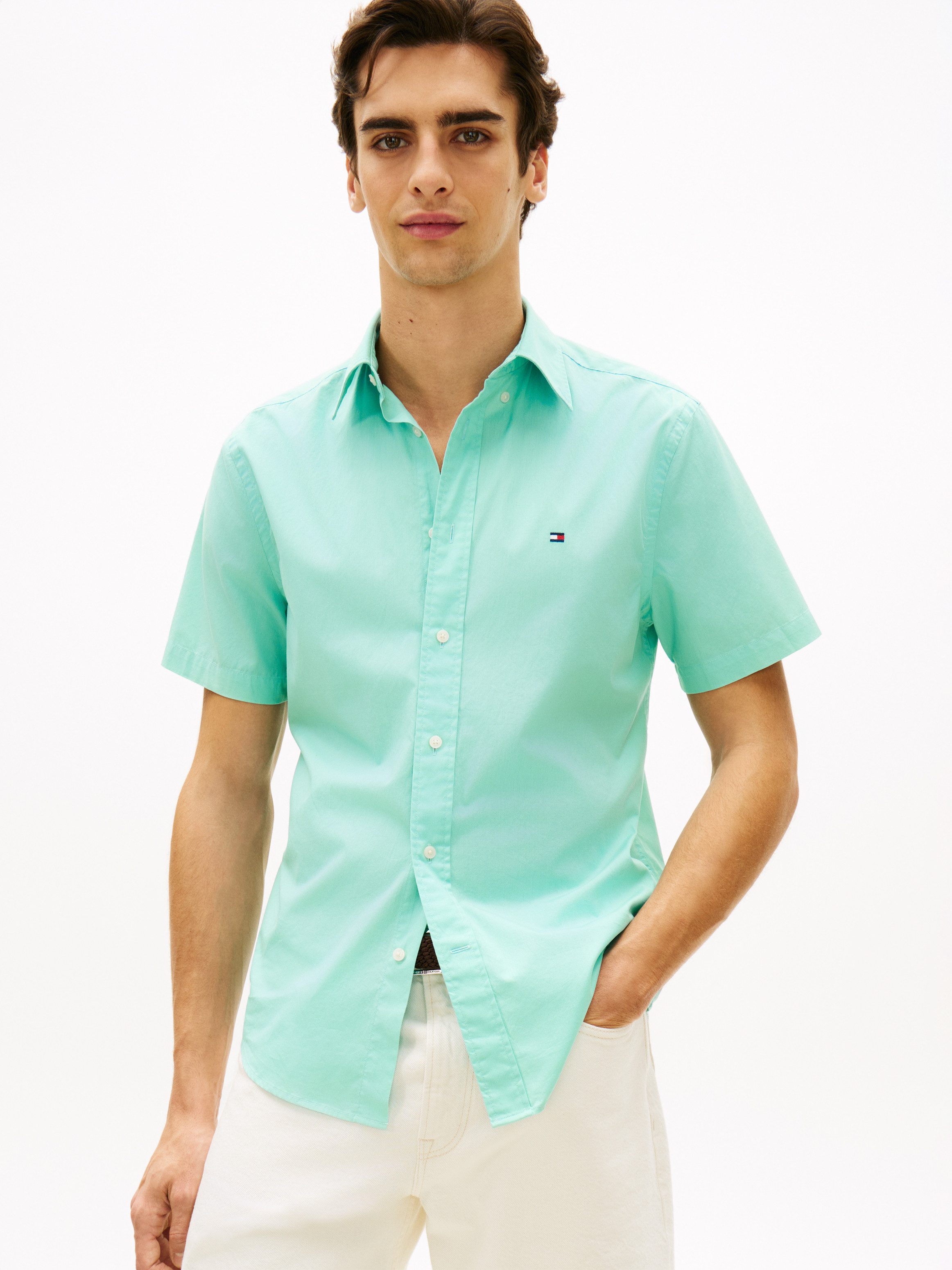 Tommy Hilfiger Kurzarmhemd FLEX POPLIN SOLID Regular fit mit Button-Down-Kragen