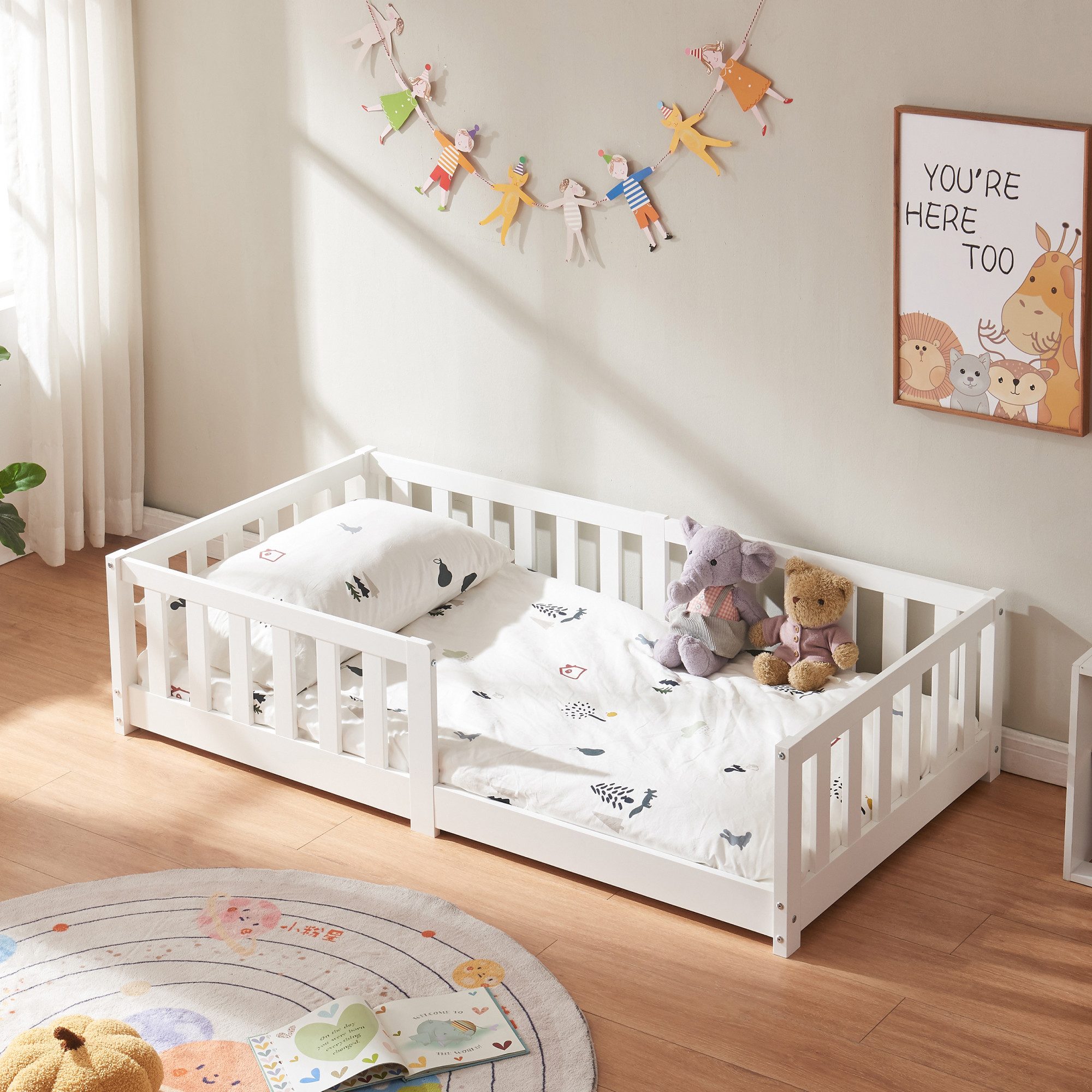 en.casa Kinderbett, »Tanna« mit Rausfallschutz 80x160 cm Montessori Kiefernholz Weiß
