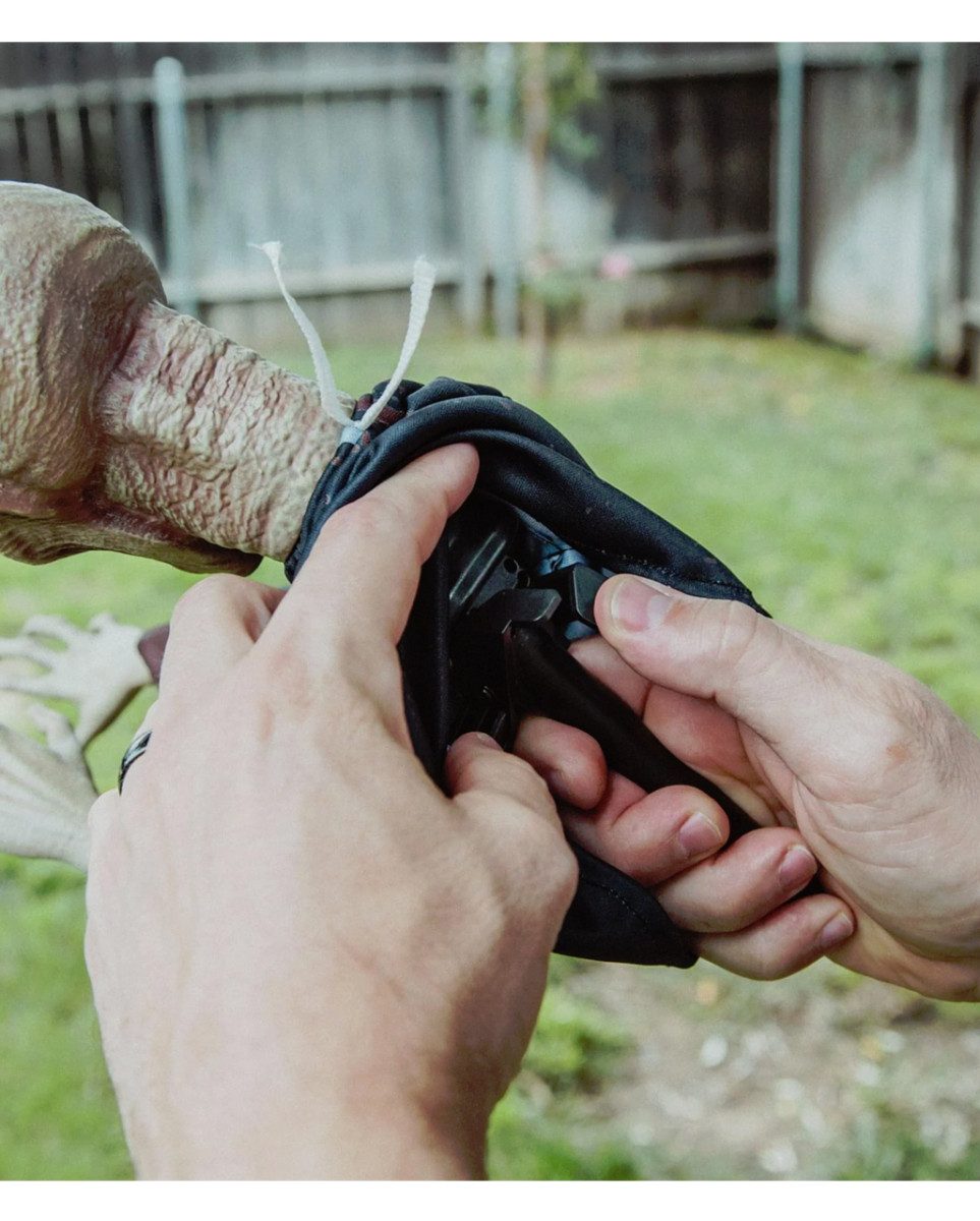 Horror-Shop Zombie-Kostüm Horror Reachers Zombie Handpuppe zum Greifen 33cm