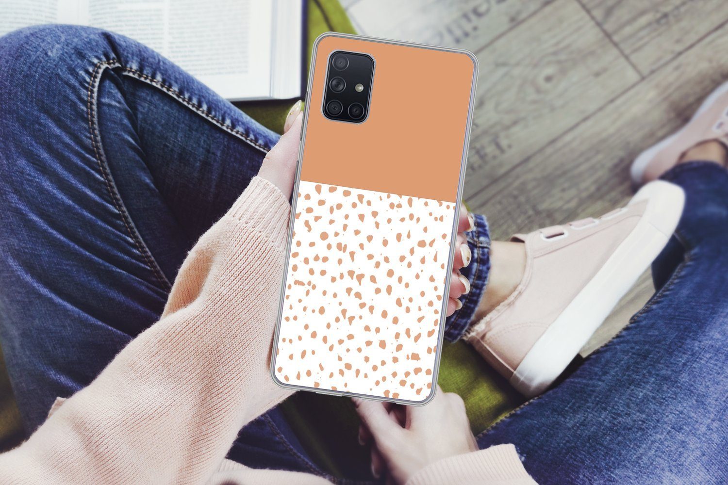MuchoWow Handyhülle für Samsung Galaxy A51 Tupfen - Orange - Weiß, Smartphone-Bumper, Print, Handy Schutzhülle Dünn