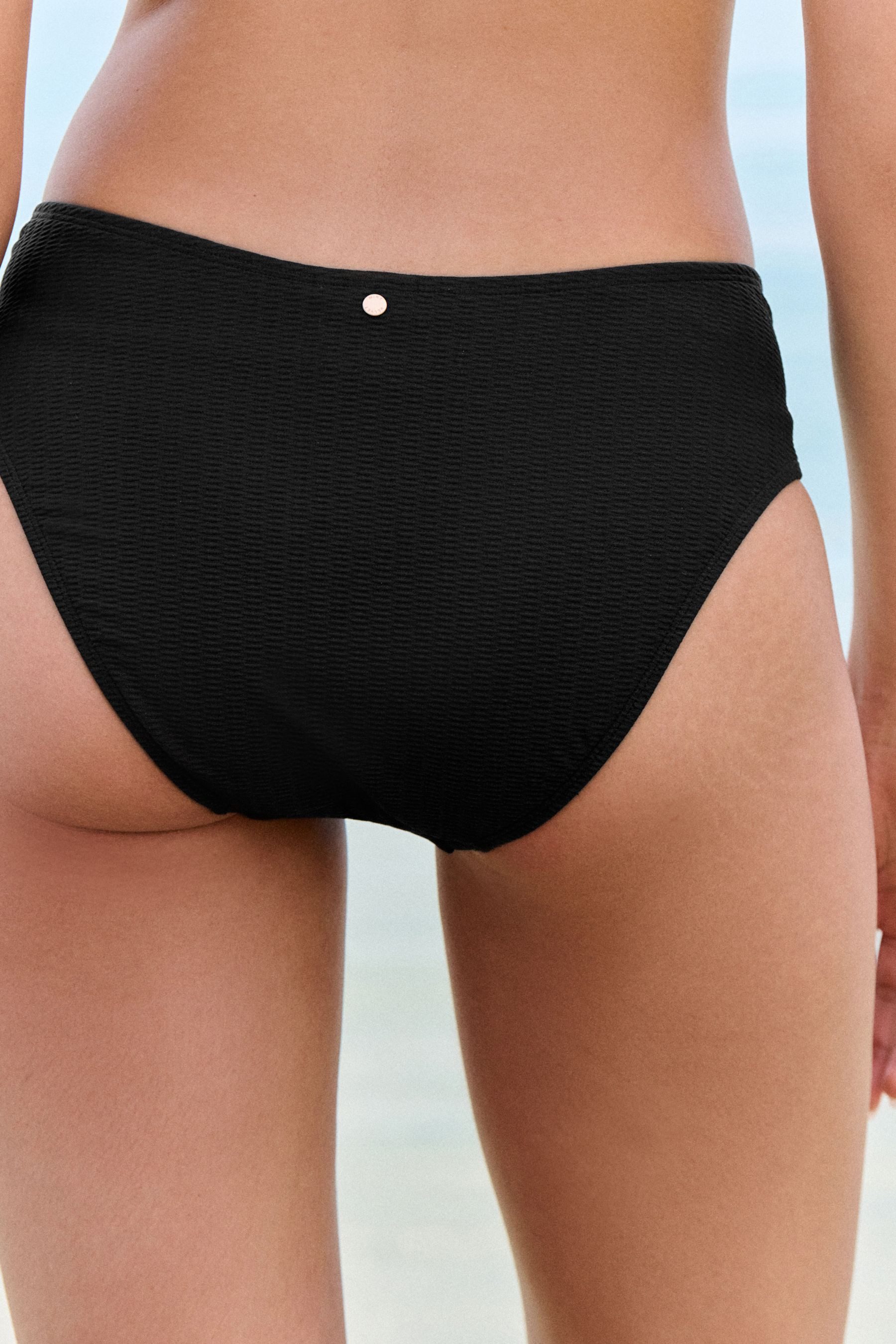 Mint Velvet Bikini-Hose Mint Velvet Bikinihose mit hohem Beinausschnitt (1-St)