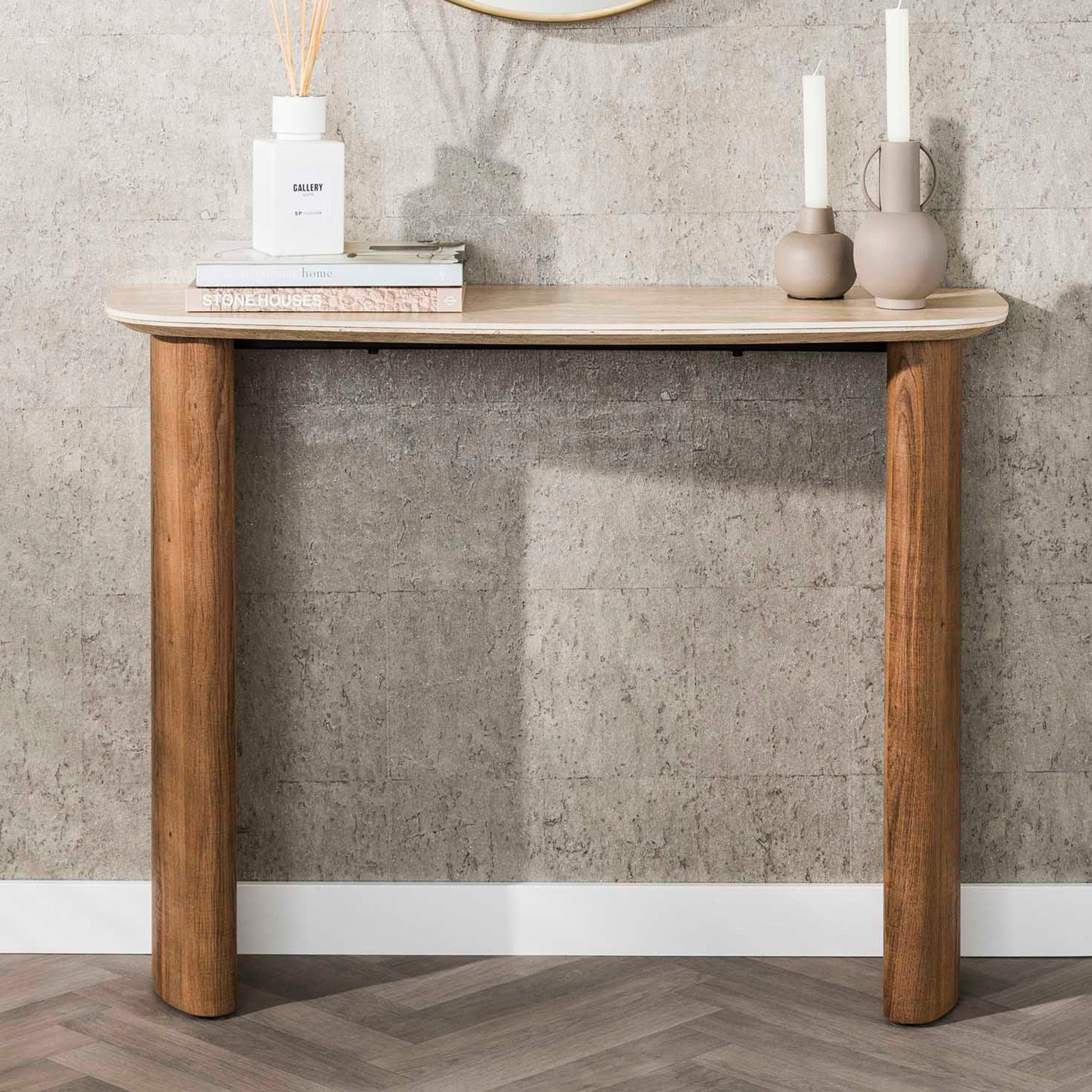 alesvelt Konsolentisch ROMANO CURVO Halbrundes Design-Statement mit Travertin-Keramik (1-Tisch), 100x35x76cm, Travertin-Design, Eichenoptik