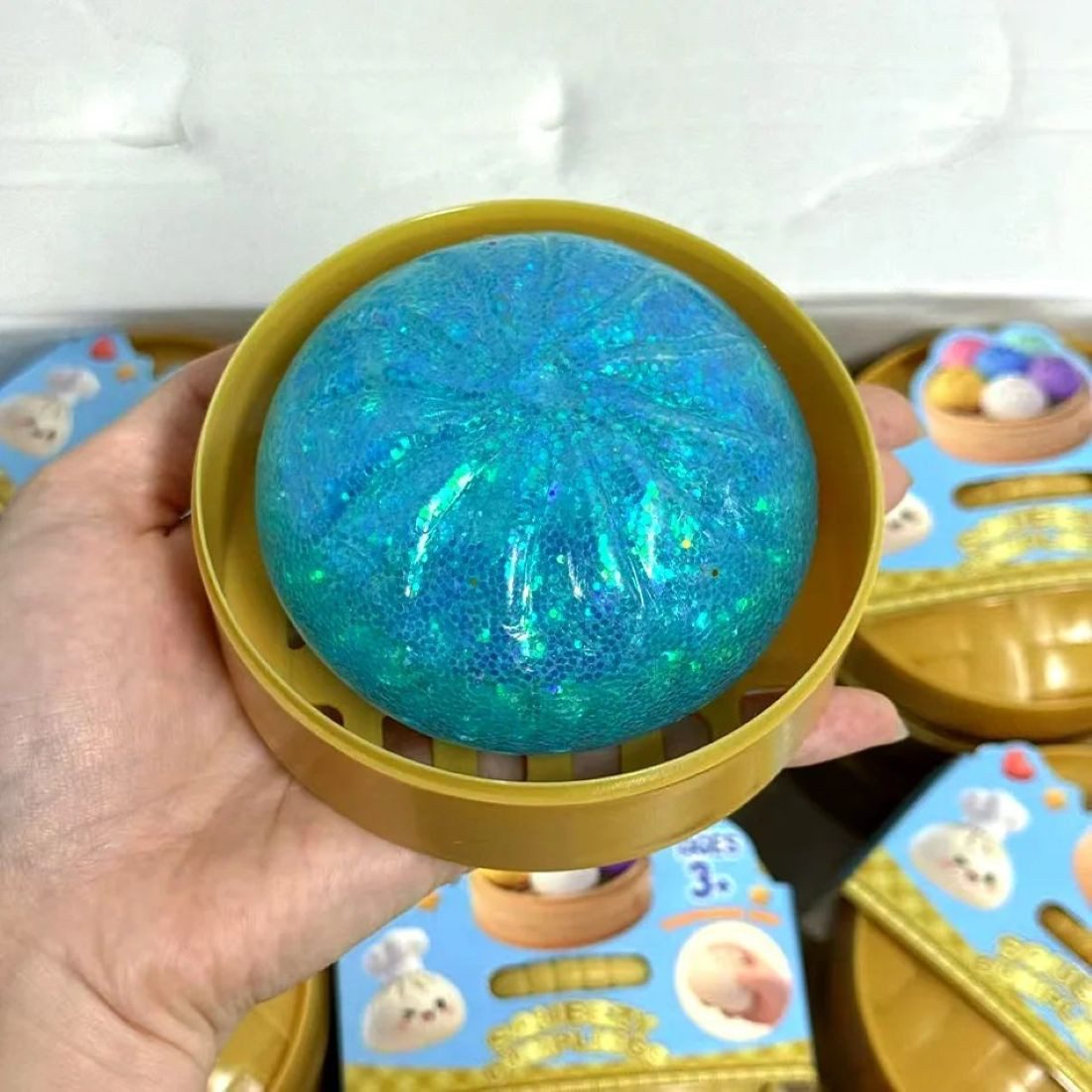 OLi Jumboball Realistisches Glitzer Knödel-Quetschspielzeug mit Bambus-Dampfgarer, Stressabbau-Spielzeug Dumpling-Squishy