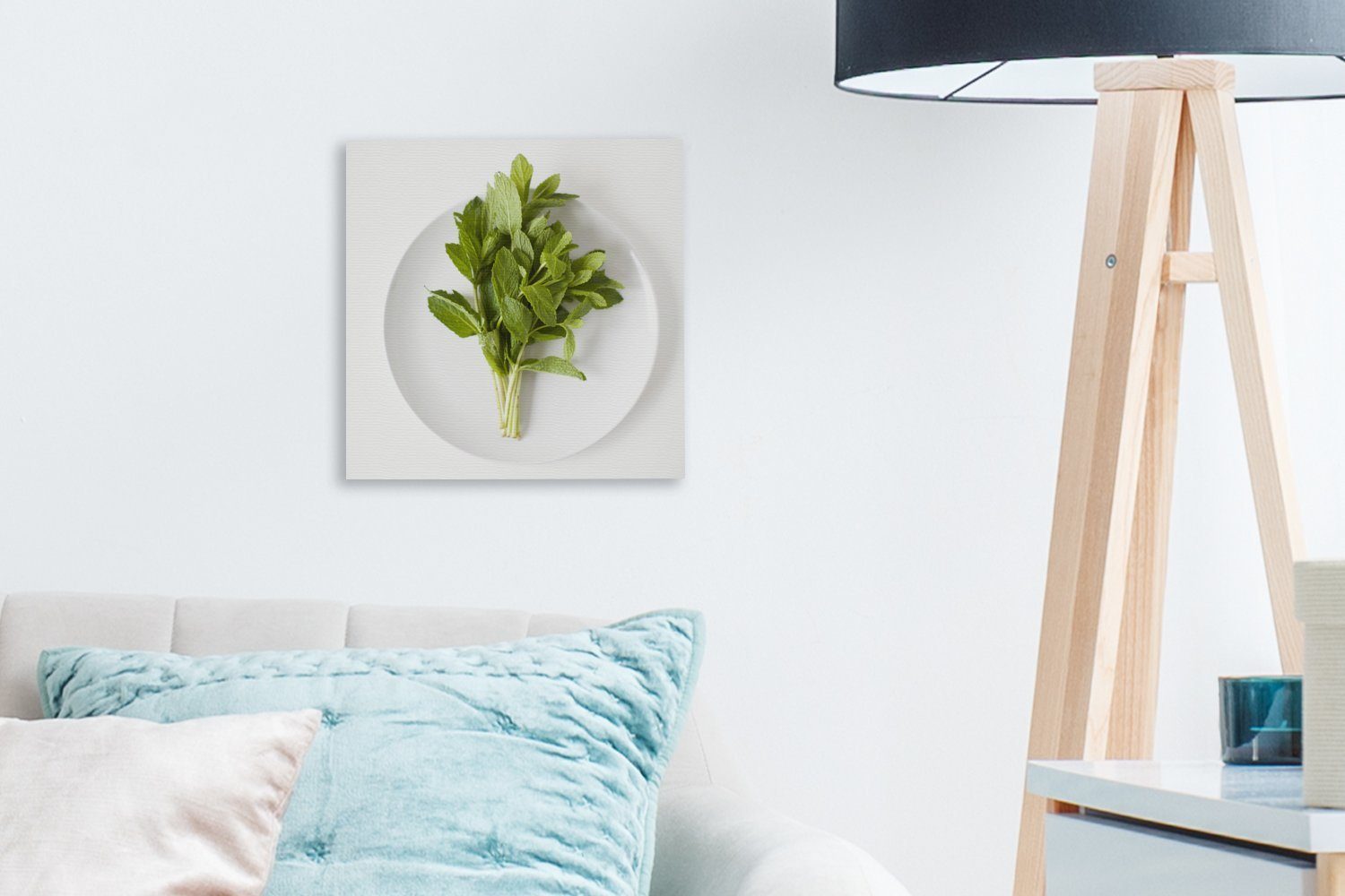 großen Schlafzimmer St), Bilder für Ein Leinwandbild Wohnzimmer mit einer Münzpflanze, Porzellanteller (1 OneMillionCanvasses® Leinwand