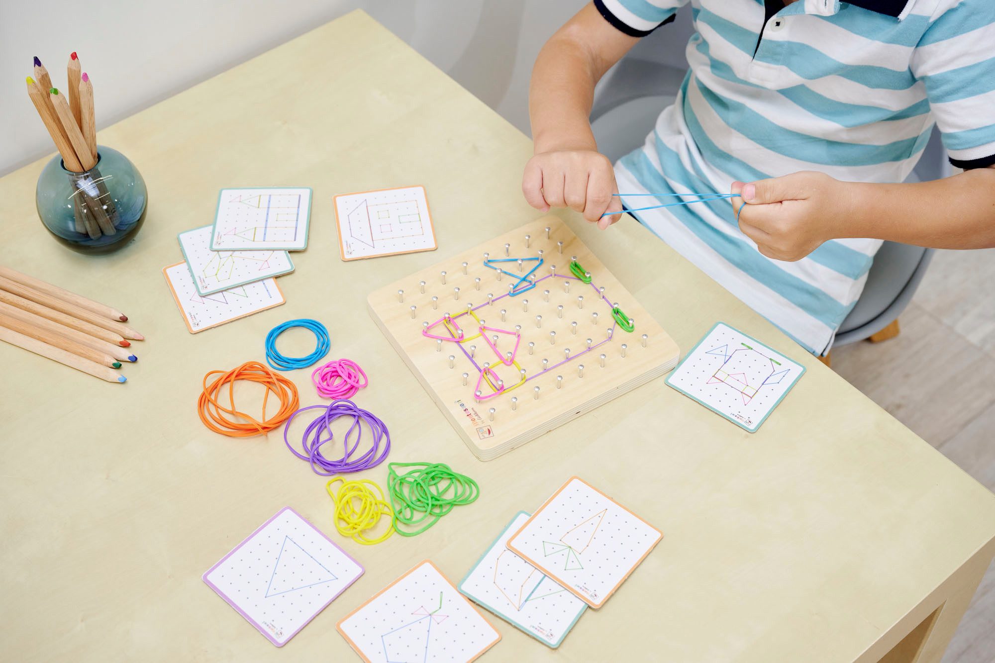 Eichhorn Lernspielzeug Montessori Geometriebrett