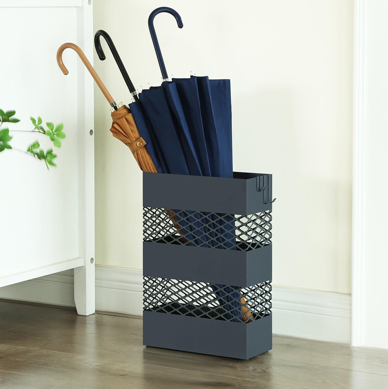 SONGMICS Schirmständer, aus Metall, rechteckig, Wasserauffangschale, Gitter-Design, grau