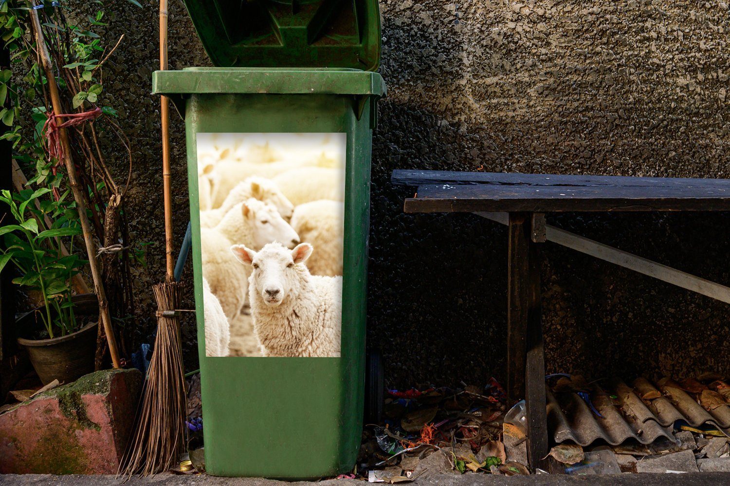 - Wandsticker Sticker, Wolle Schaf Weiß Mülleimer-aufkleber, Abfalbehälter - MuchoWow (1 Mülltonne, Container, St),