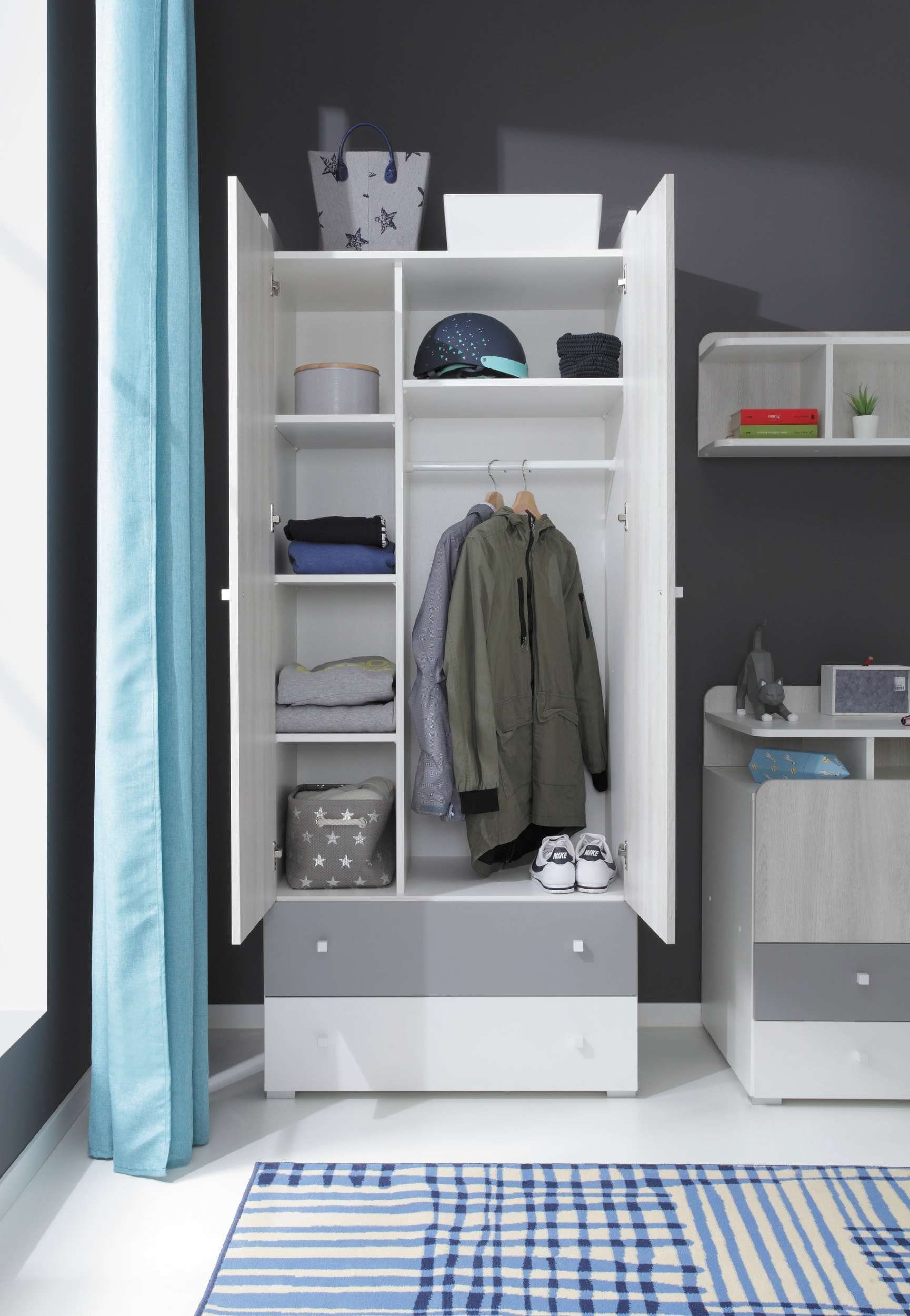 99rooms Kinderkleiderschrank Rono Weiß Hochglanz Eiche Wilton Weiss Grau (Kinderschrank, Mehrzweckschrank) mit 5 Fächern und Schublade, Spanplatte, viel Stauraum, FSC-Zertifizierung, Modern Design