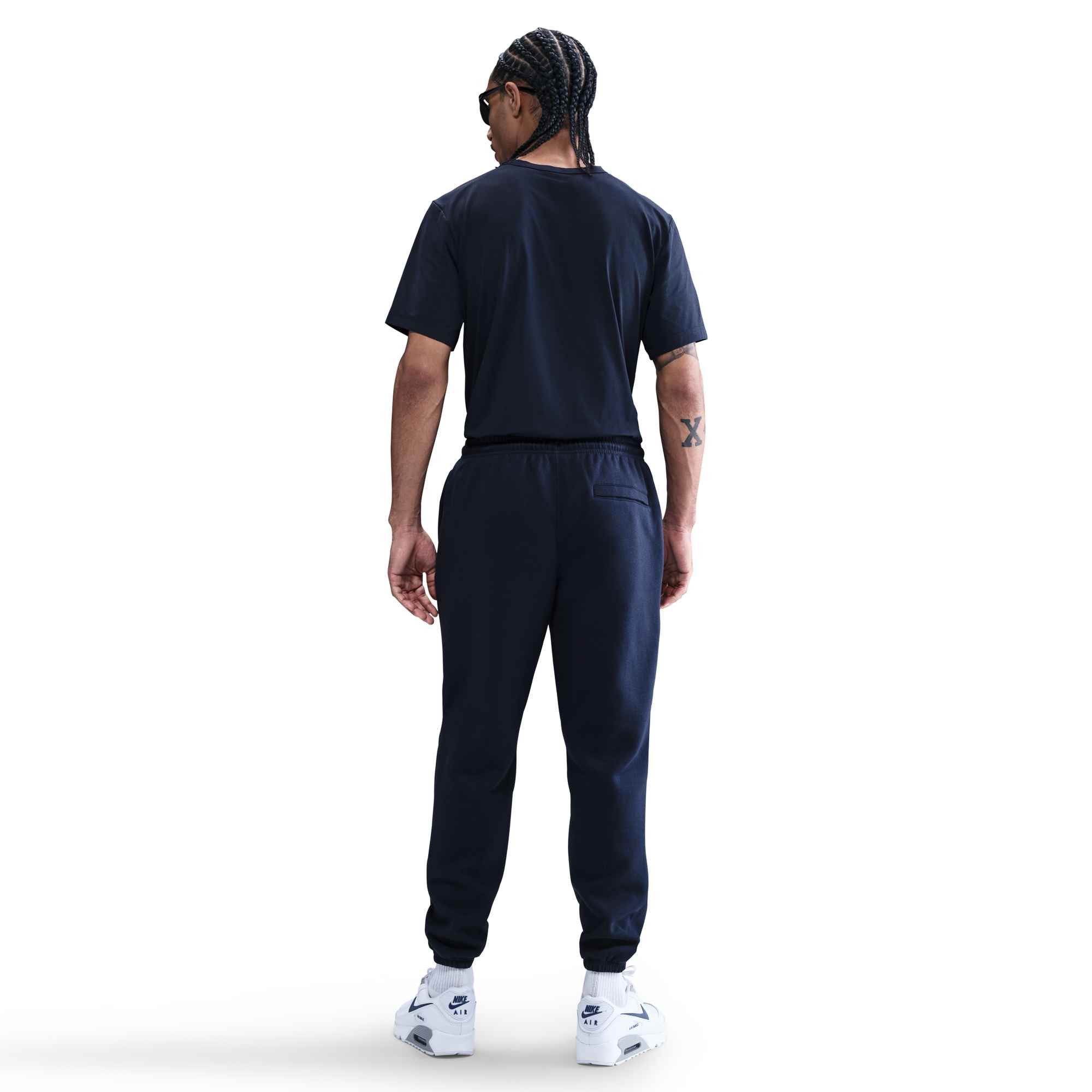Nike Sportswear Sporthose M NK CLUB BB CUFF PANT aus Baumwolle und Polyester, mit angerautem Fleece