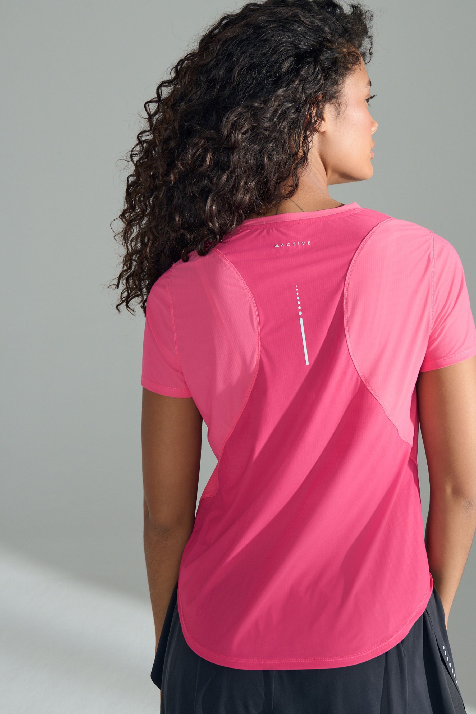 Next Trainingsshirt Active Laufoberteil mit reflektierendem Streifen (1-tlg günstig online kaufen