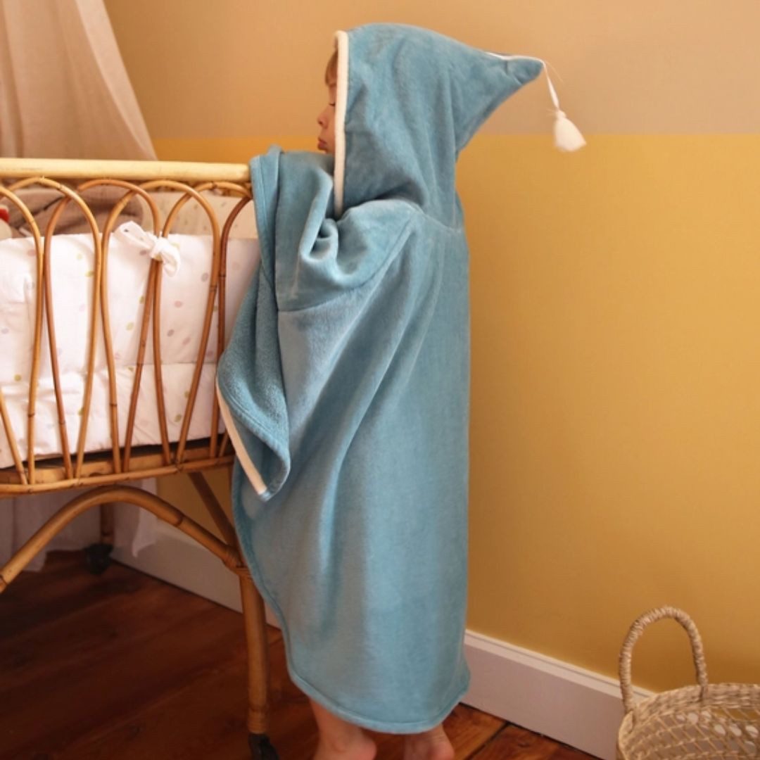 suebidou Badeponcho Badecape Poncho für Kinder Badeumhang verschiedene Farben/Motive, Kapuze, großer Knopf, Stickerei