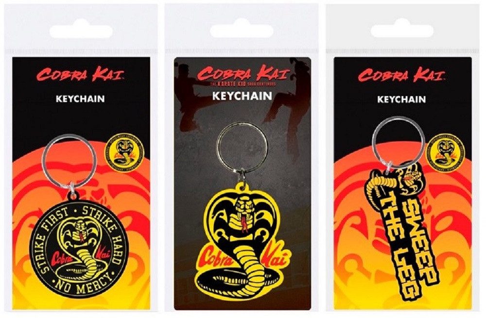 PYRAMID Schlüsselanhänger Schlüsselanhänger Kinder Anhänger keychain Cobra Kai Schlange, Strike Hard, No Merci.Cobra Kai Karate Anhänger 6 cm