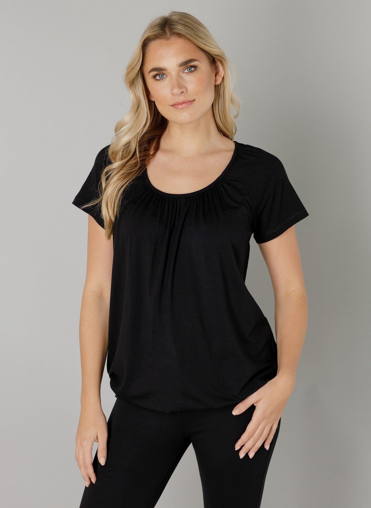 Base Level T-Shirt Yona mit Raffung günstig online kaufen