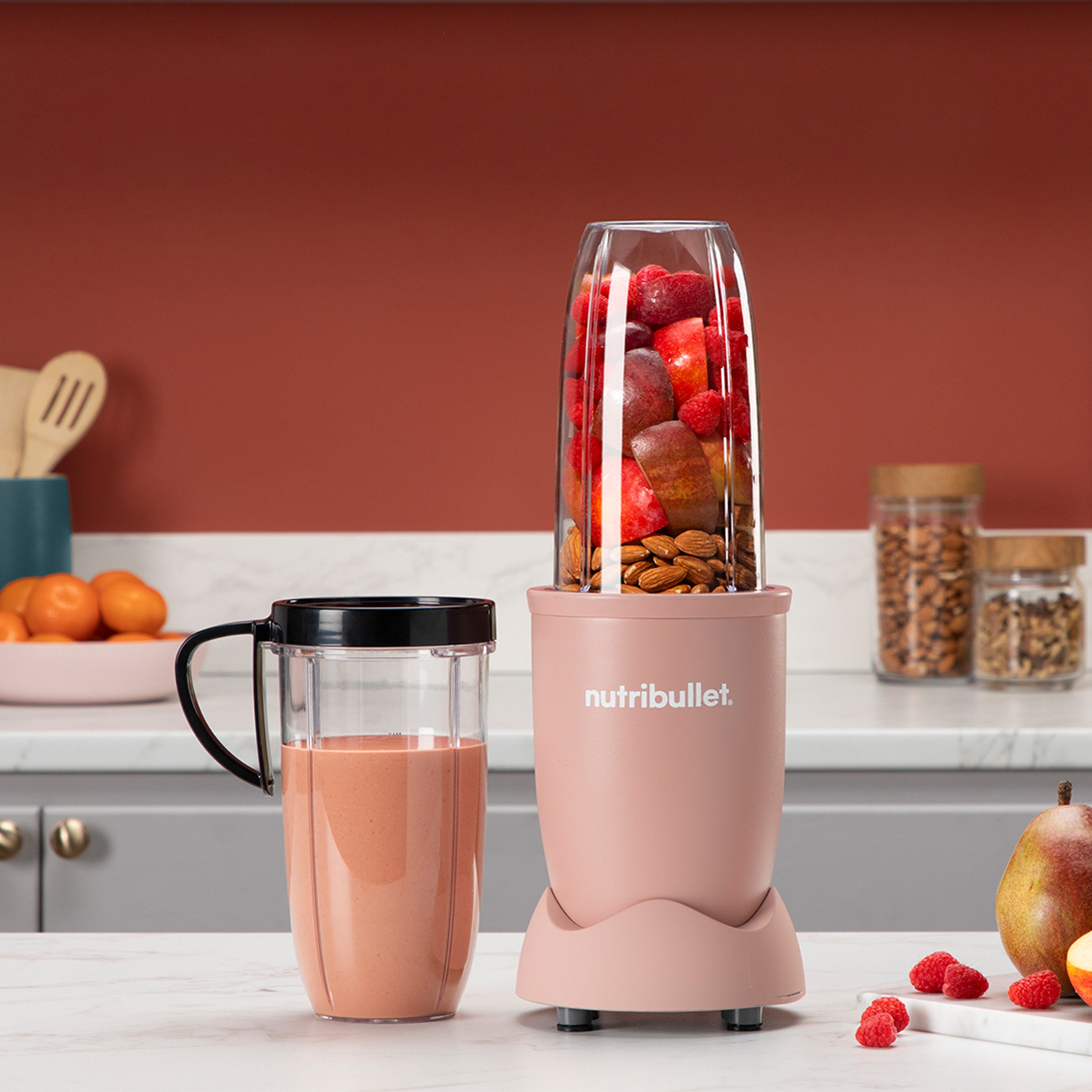 nutribullet Standmixer Pro NB907MACL - kompakter Mixer, 900 W, 2 Mixbecher (700+925ml), Rosa, 900 W, Drücken, drehen, mixen, starker Motor,Becher+Zubehör spülma – Bild 4 von 5