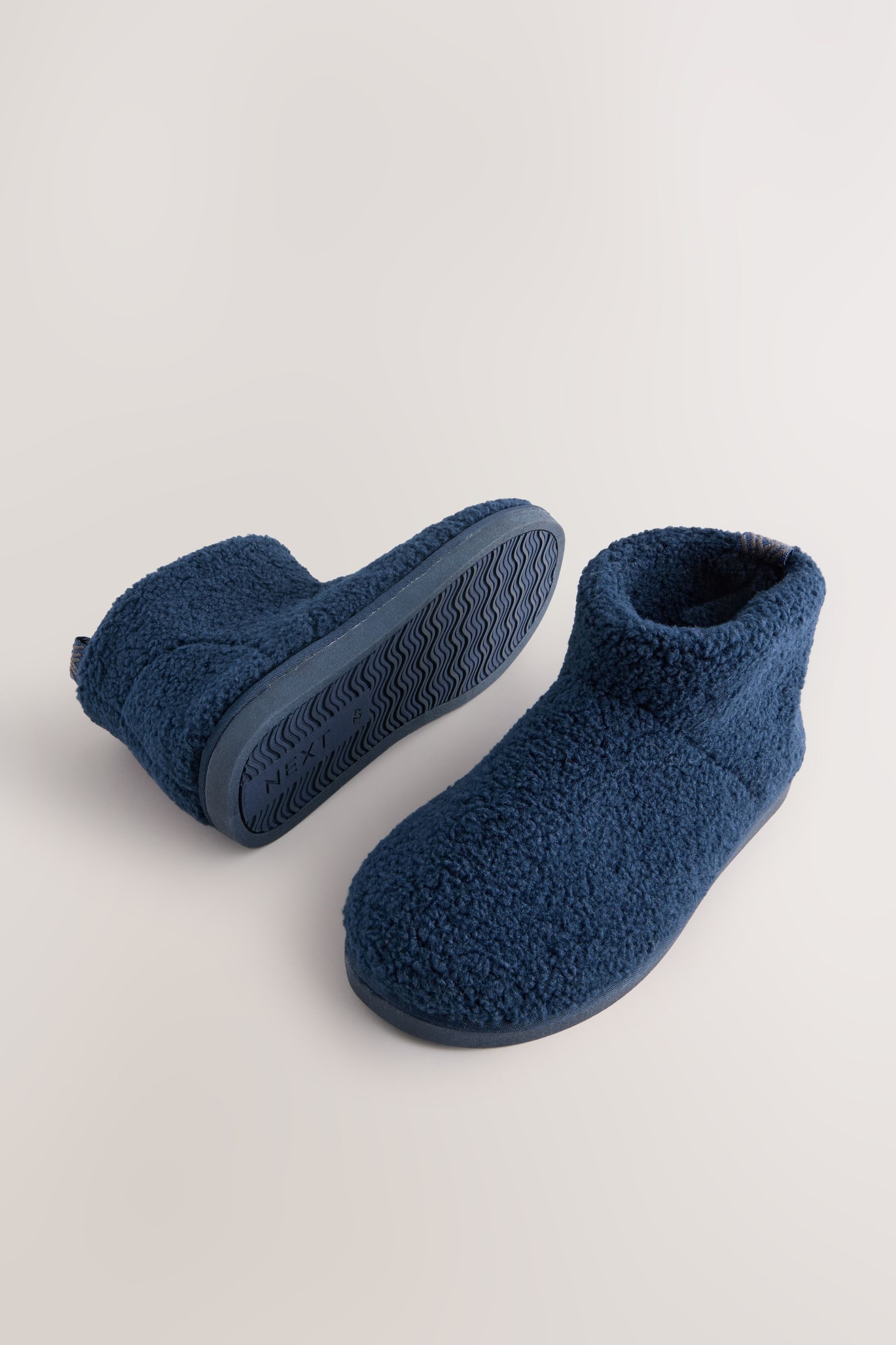 Next Hausstiefel mit Teddyfell Hausschuh (1-tlg)