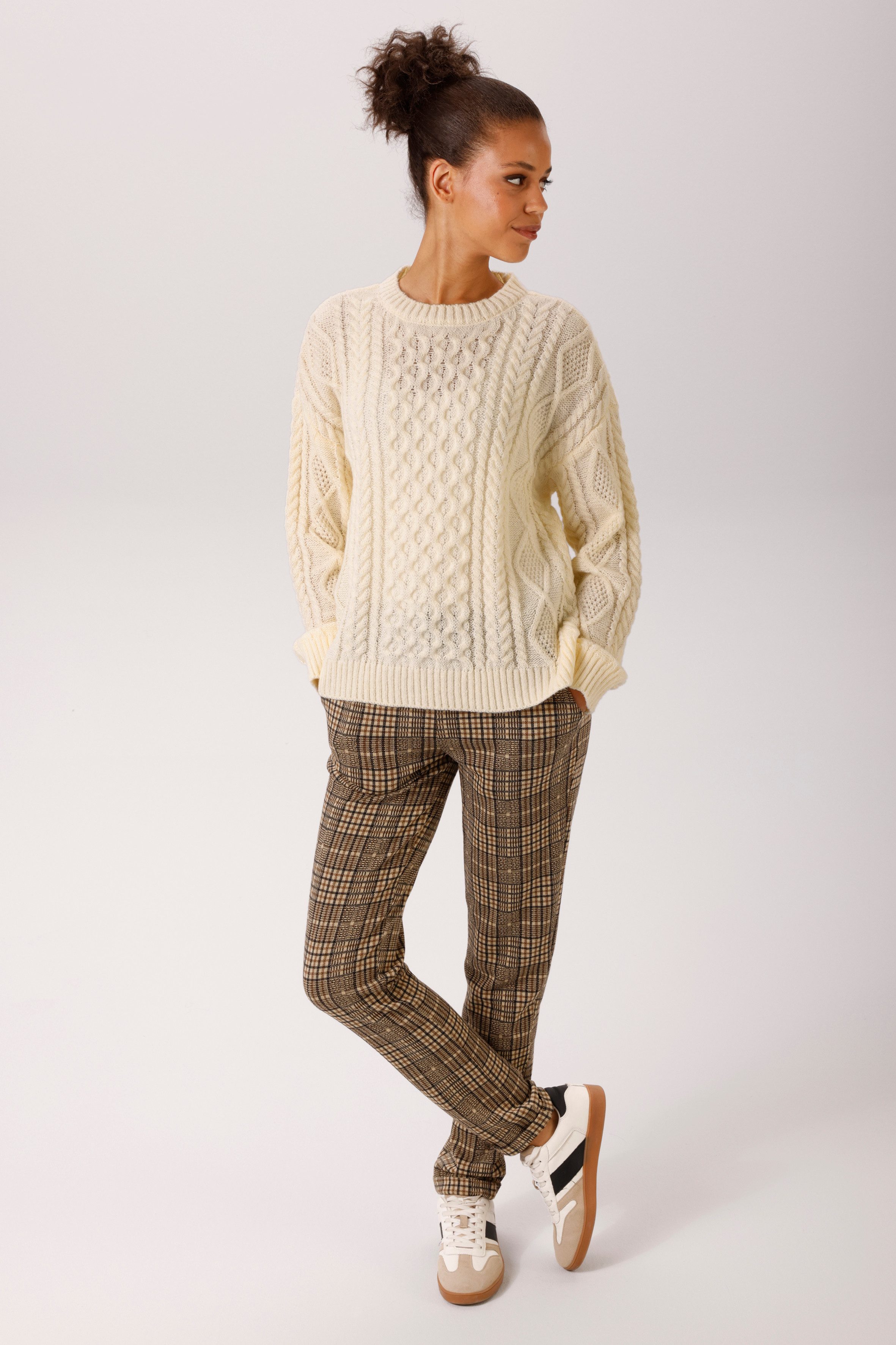 Zum Outfit 7