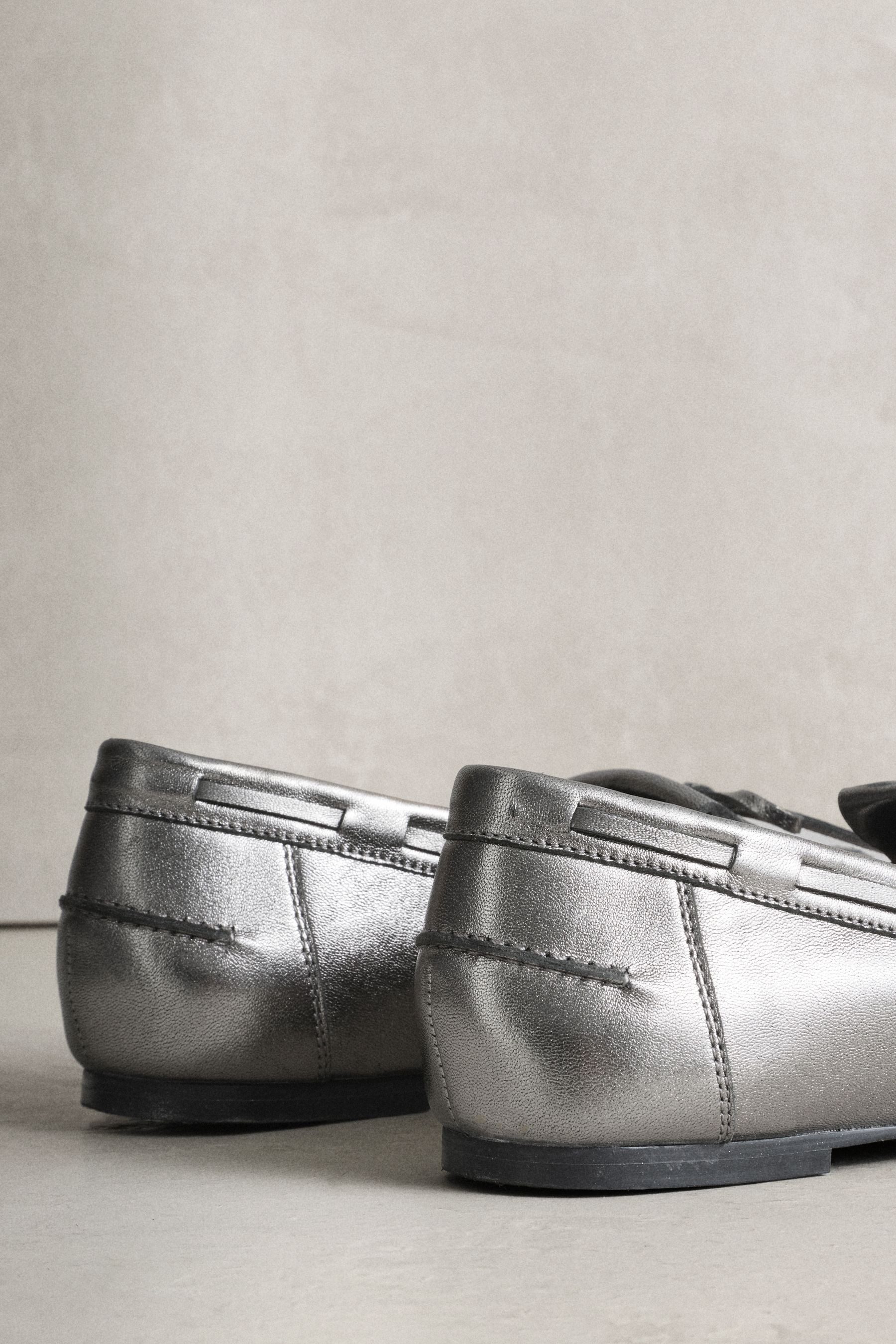 Next N. Premium Loafer aus Leder mit Raffung Loafer (1-tlg)