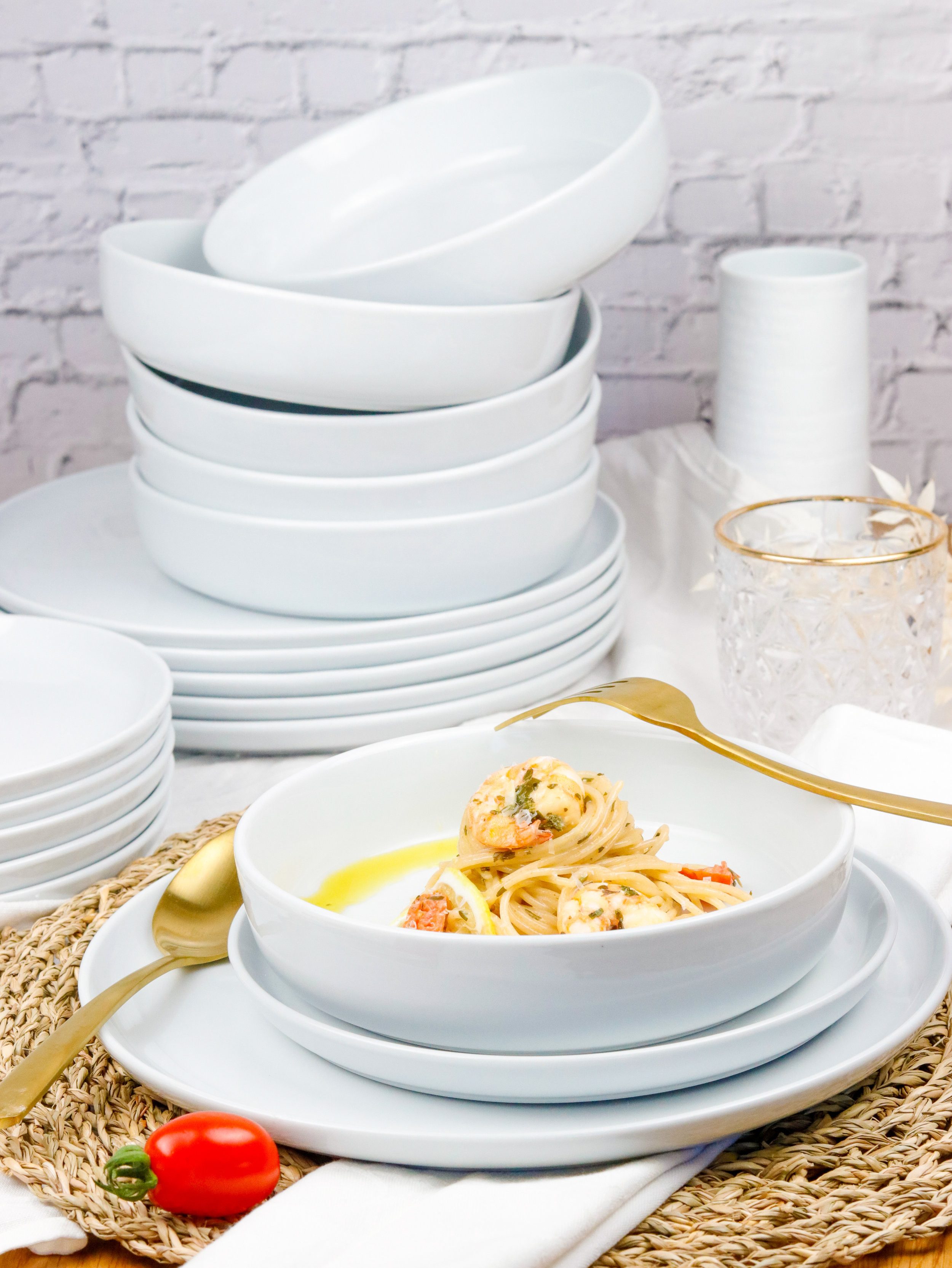 MÄSER Tafelservice NAVINA, Teller Set, Porzellan (18-tlg), 6 Personen, Porzellan