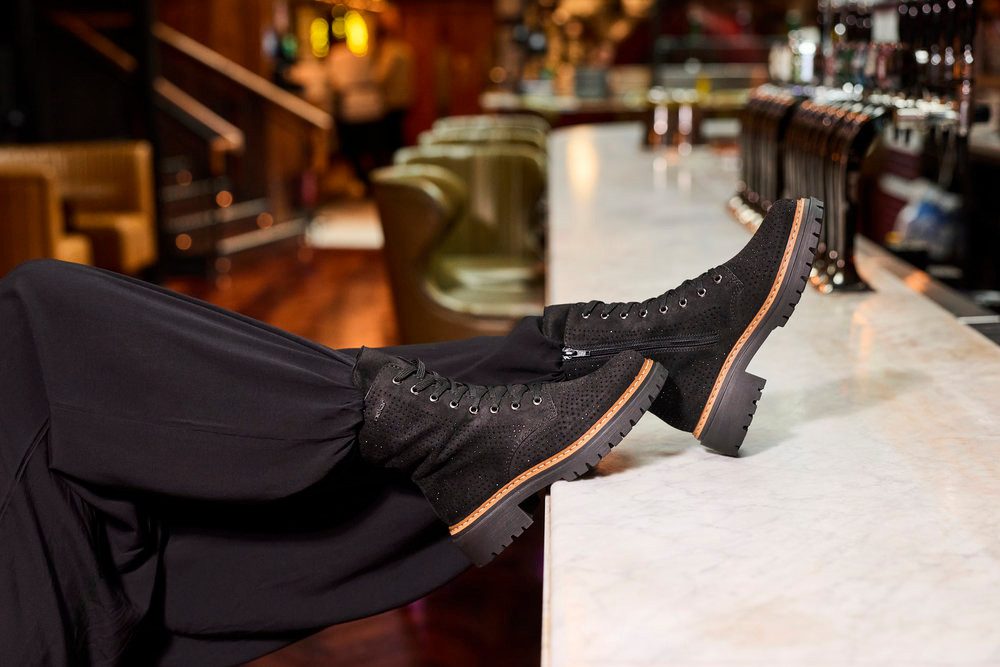 Rieker Schnürboots Schnürstiefelette, Blockabsatz, mit Glitzersteinchen verziert