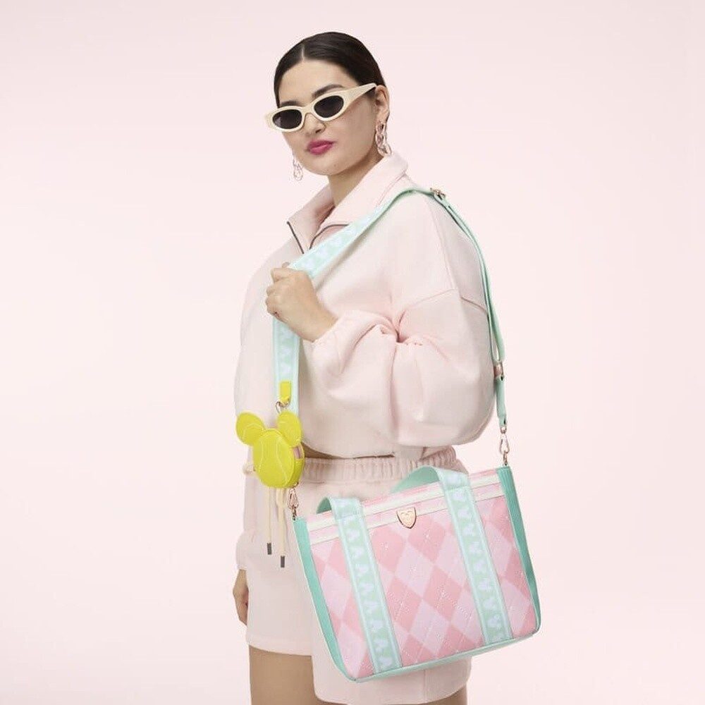 Loungefly Umhängetasche Disney by Loungefly Umhängetasche mit Geldbeutel Mickey&Friends Tennis