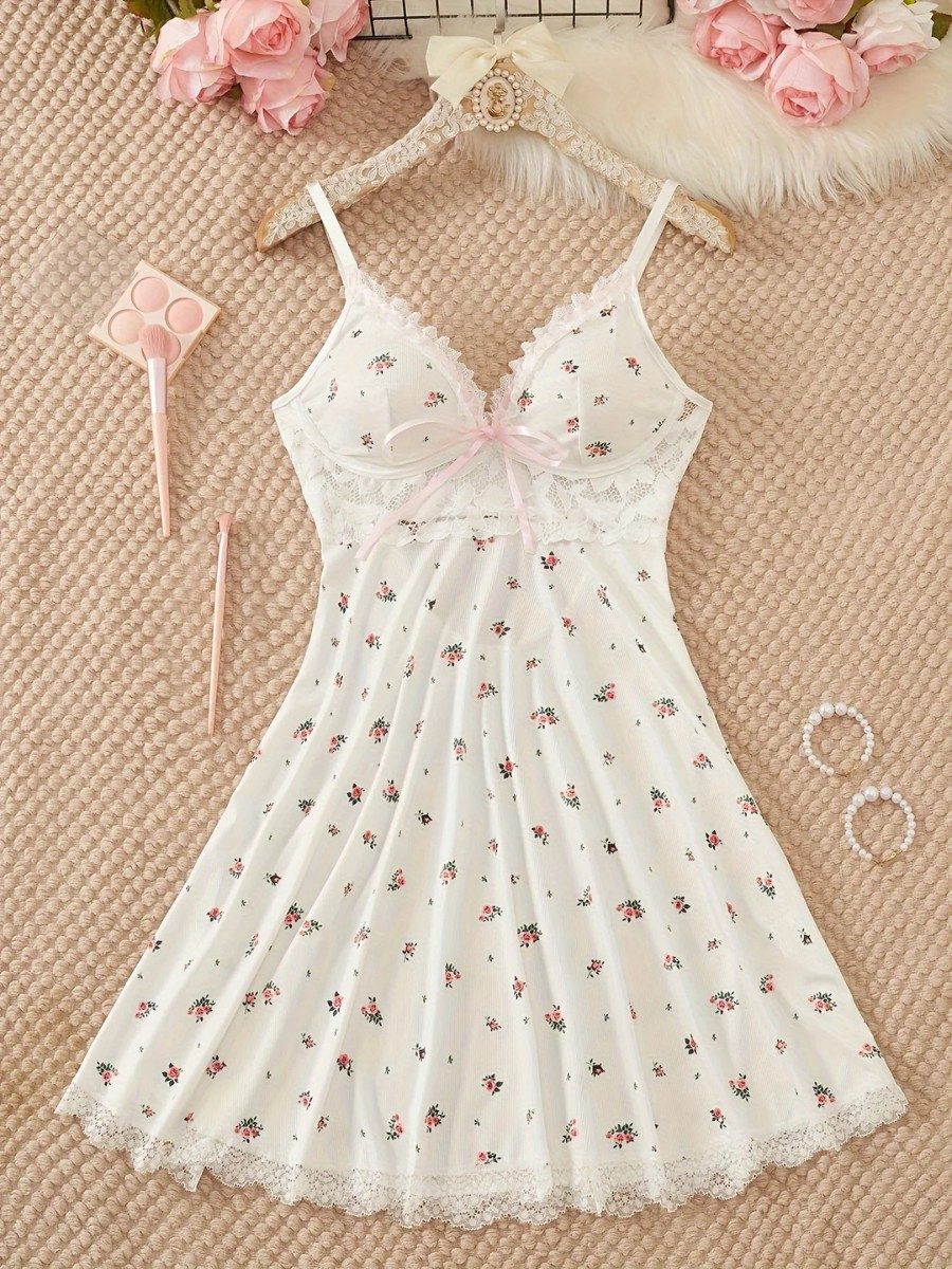 Elegant Love Nachthemd Nachtkleid für Damen – Elegante Lingerie mit Spitze & Blumenmuster (Cut-out am Rücken, Spitzenabschluss am Saum) Dessous-Schlafkleid – Feminine Reizwäsche für warme Nächte