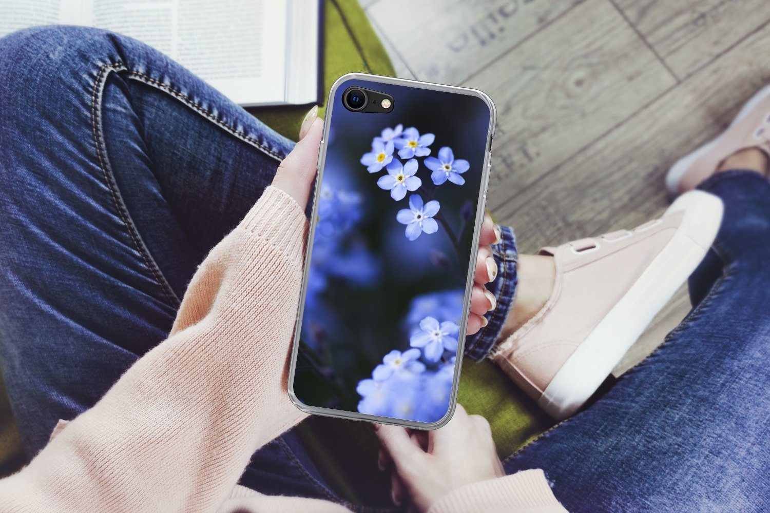 MuchoWow Handyhülle für Apple iPhone 8 Nahaufnahme eines Vergissmeinnicht, Smartphone-Bumper, Print, Handy Schutzhülle Dünn