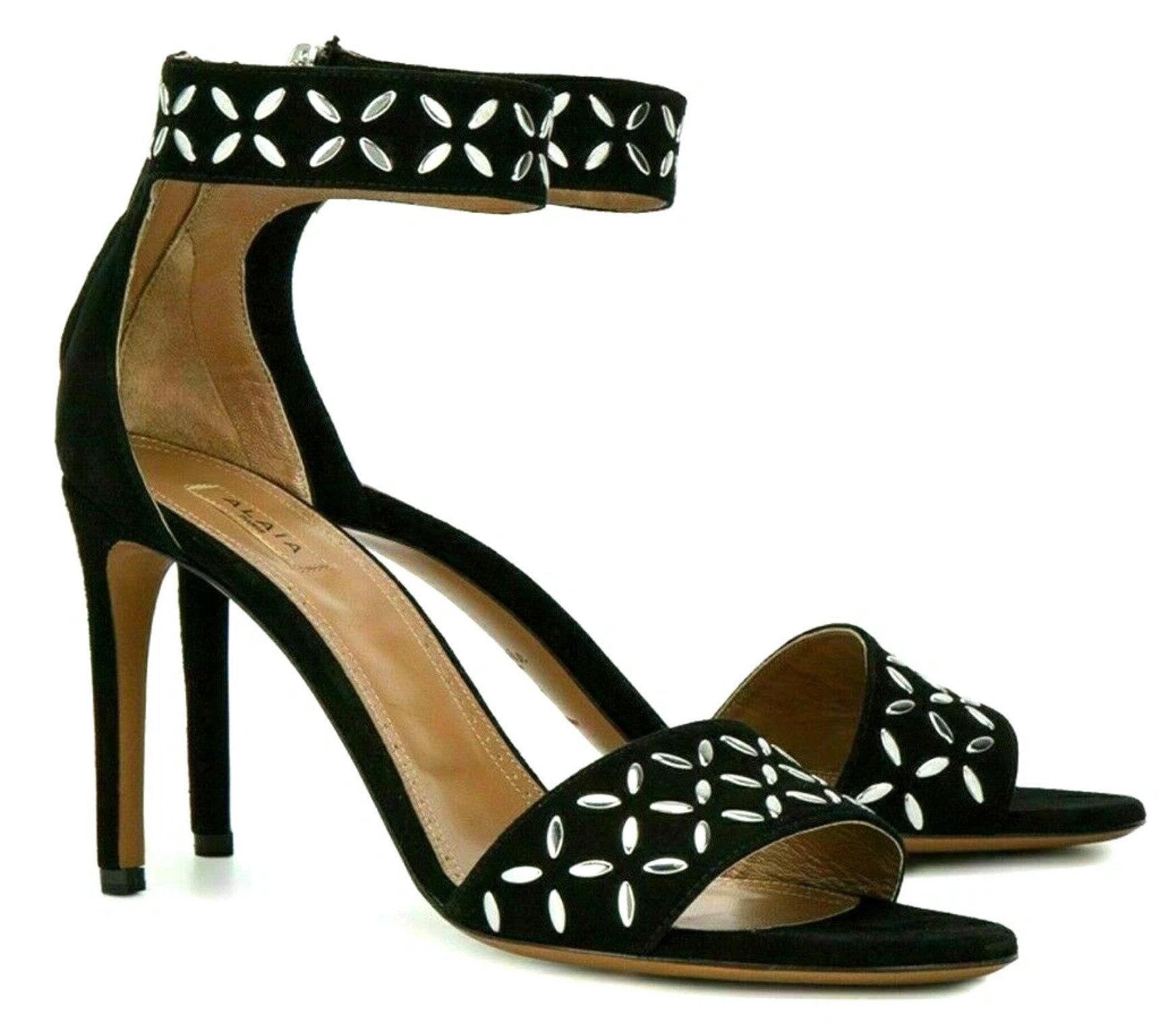 ALAÏA PARIS Samt Laser Cut Metal Hardware High Heel Pumps High-Heel-Sandalette In Alaïa-Kofferset inklusive Staubbeutel