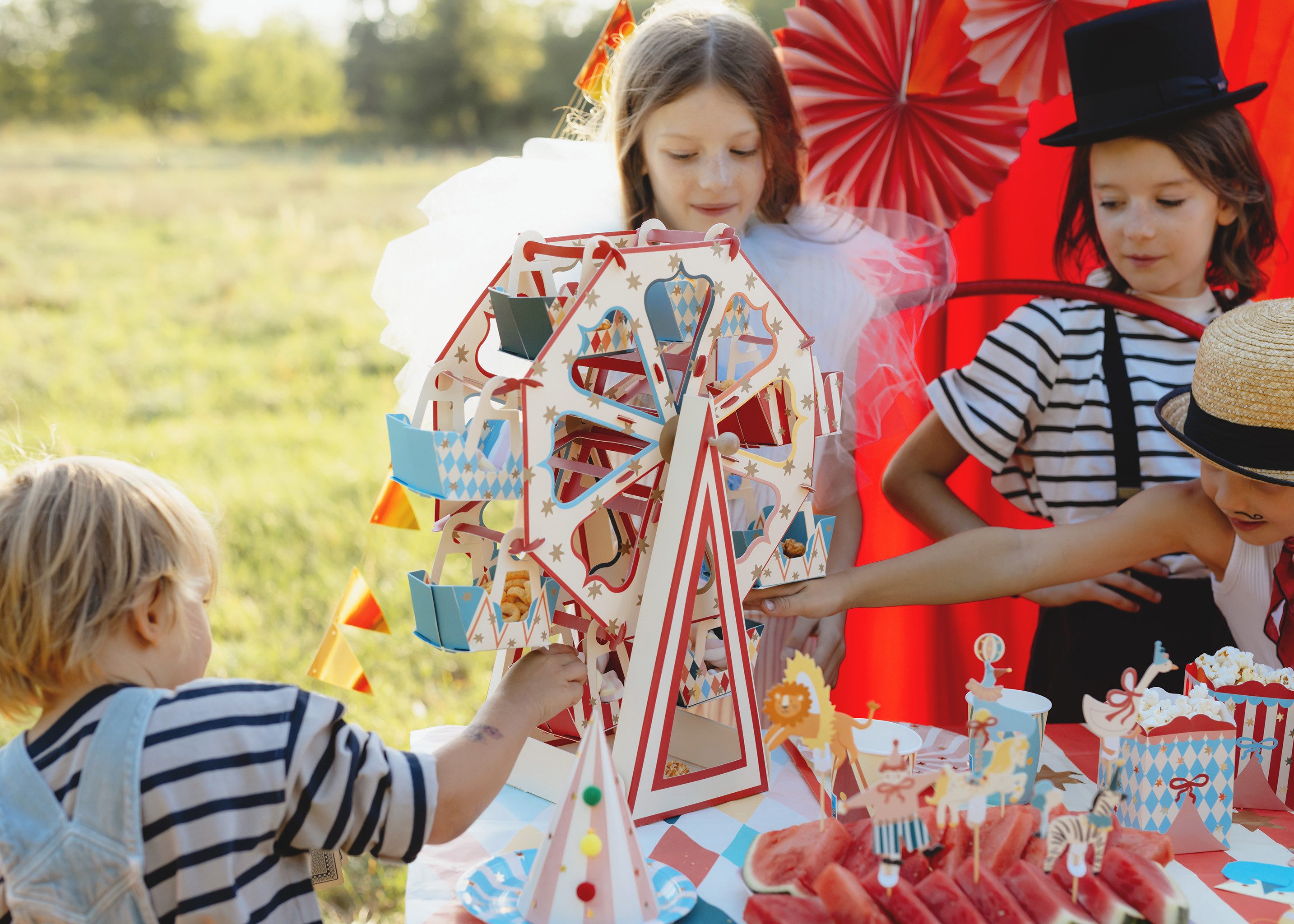 partydeco Küchenregal, Aufsteller Riesenrad 48x50cm drehbarer Snackständer mit 8 Kabinen Bunt