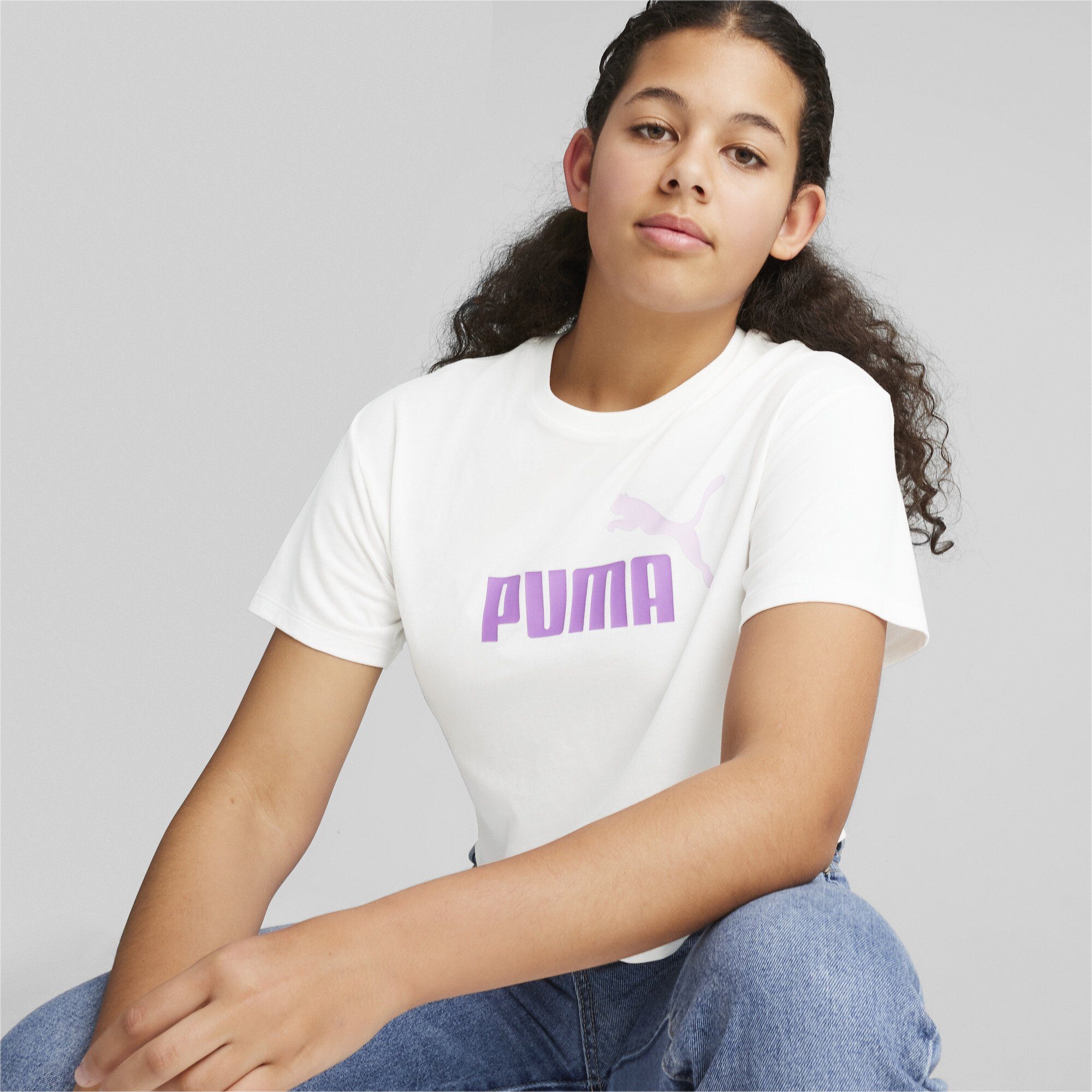 Cropped Logo Mädchen Mädchen mit PUMA T-Shirt T-Shirt