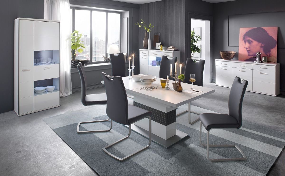 expendio Wohnzimmer-Set Travis 140, (Spar-Set, 8-St), weiß Hochglanz montiert LED + Softclose + 4x Stuhl Kunstleder schwarz | Wohnwände