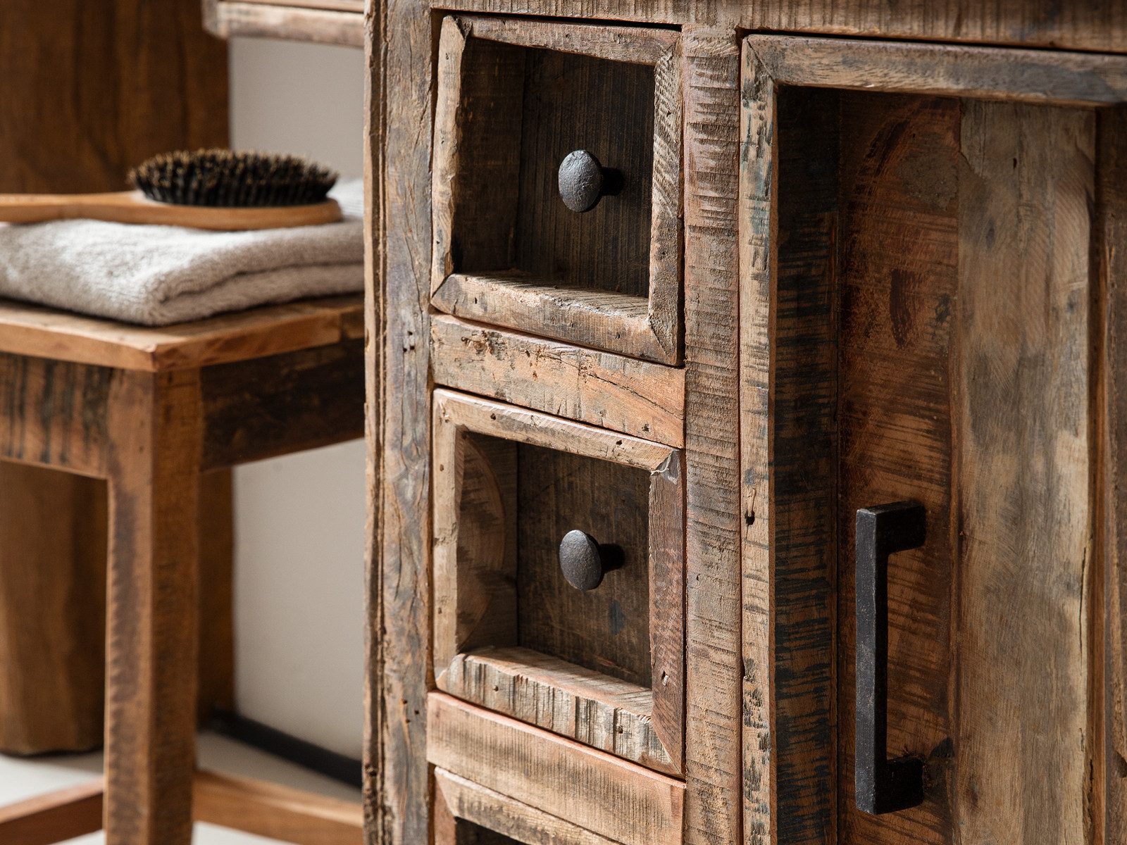 massivum Badezimmer-Set Sumatra, rustikal ChaletStyle, Altholz