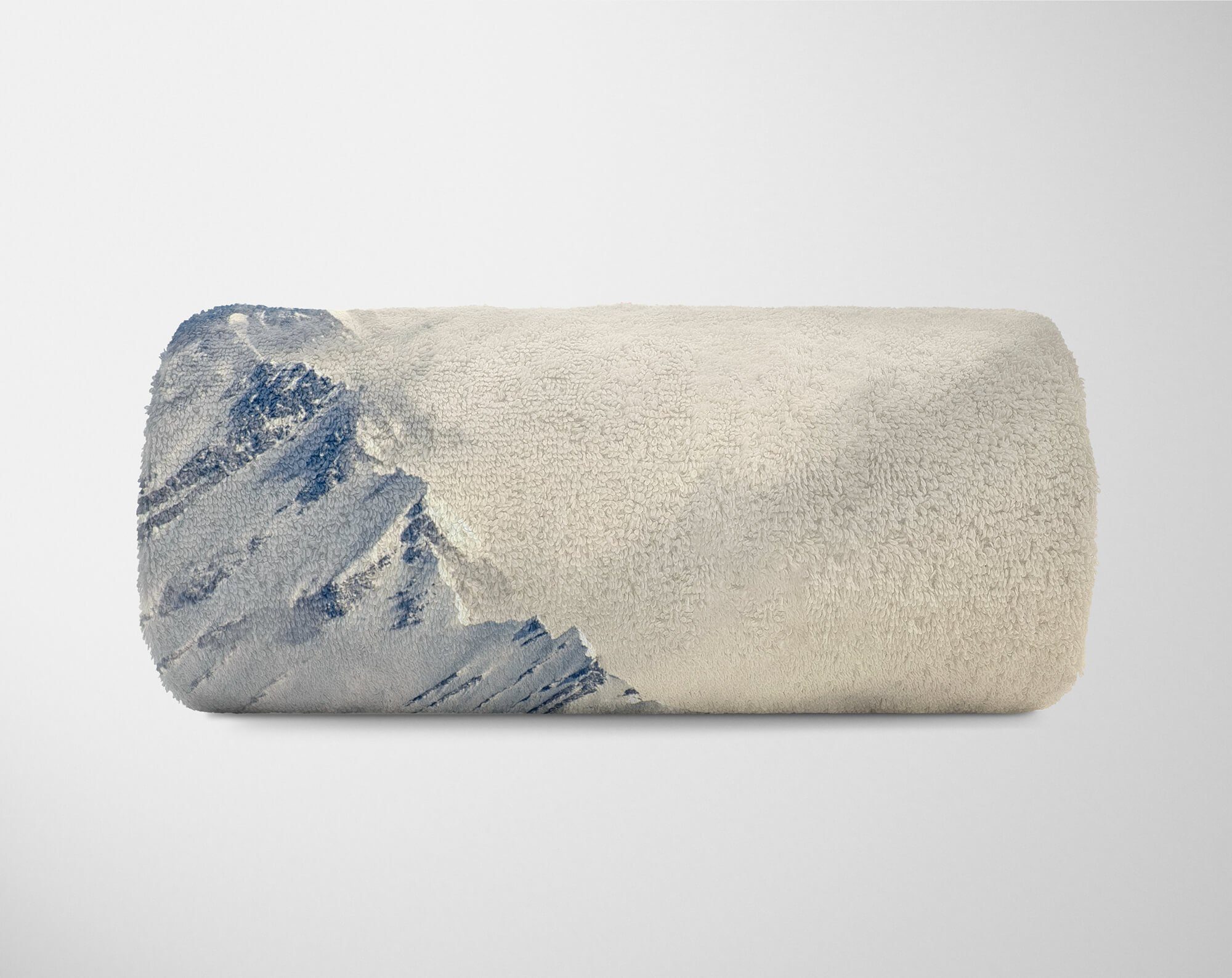 Handtuch Schneegipfel mit Kuscheldecke Sinus Handtücher Berggipf, Strandhandtuch (1-St), Handtuch Wolken Saunatuch Fotomotiv Baumwolle-Polyester-Mix Art