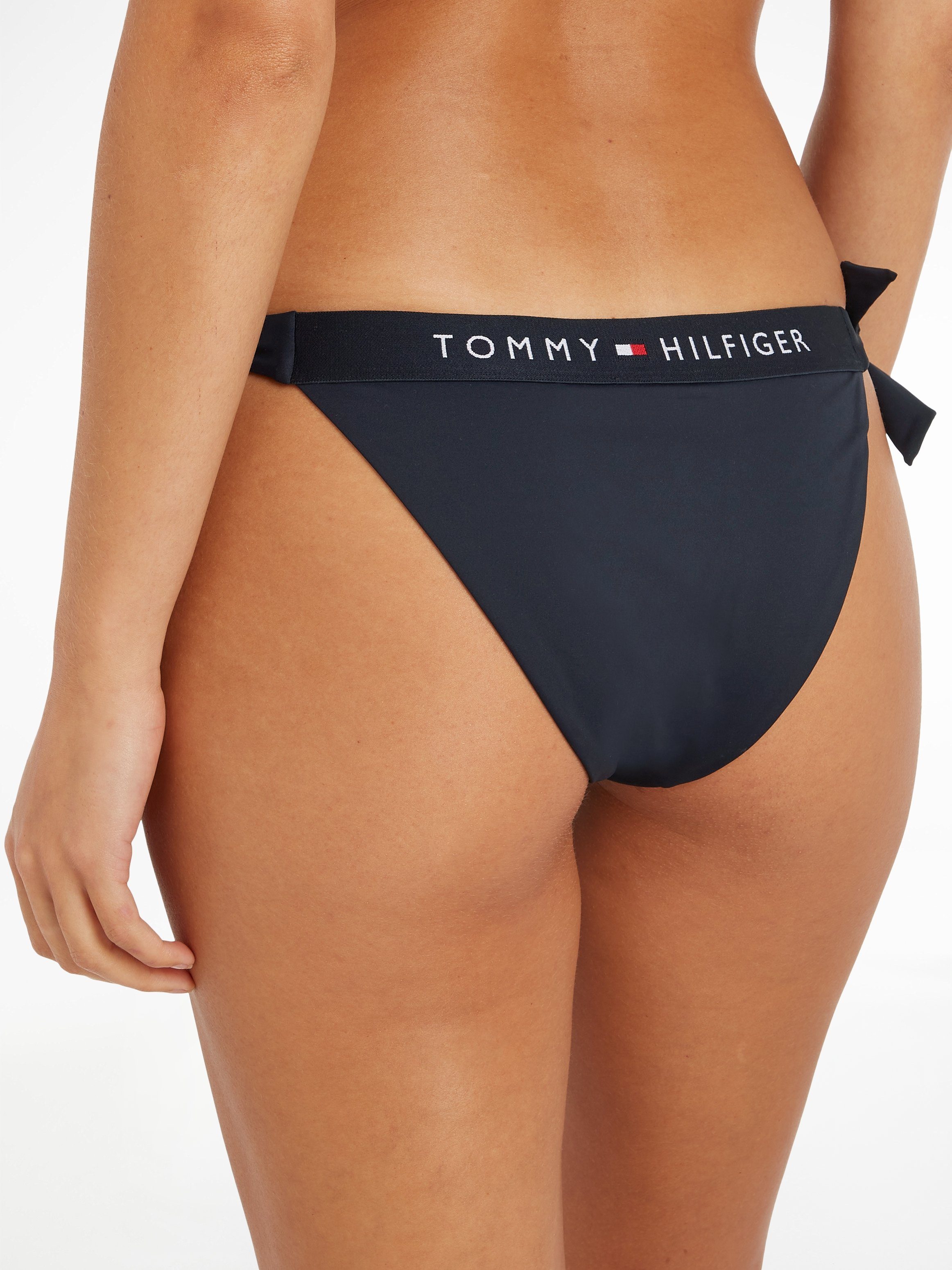 Tommy Hilfiger Swimwear Bikini-Hose TH SIDE TIE CHEEKY BIKINI mit seitlichen Knotendetails