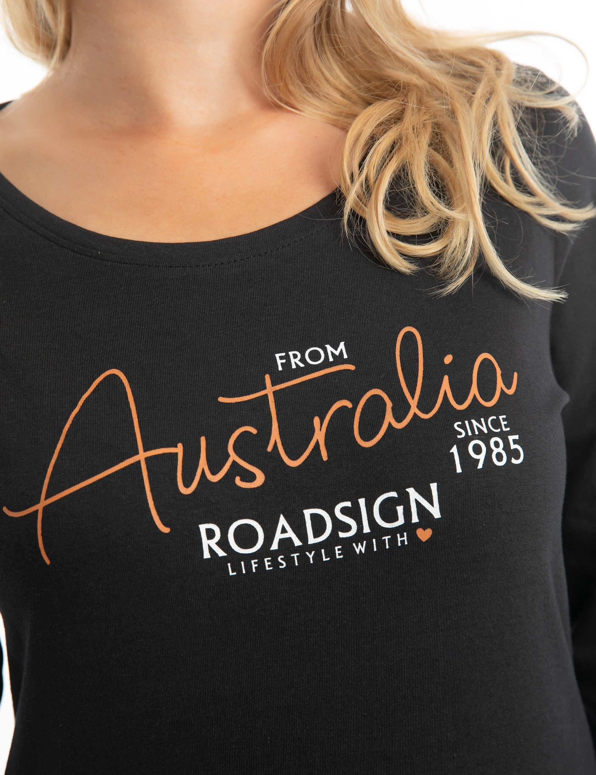 auf und australia Rundhalsausschnitt, ROADSIGN (1-tlg) Sweater Prozent Vorderseite Australia Schwarz der Baumwolle aus 100 Aufdruck mit Langarmshirt