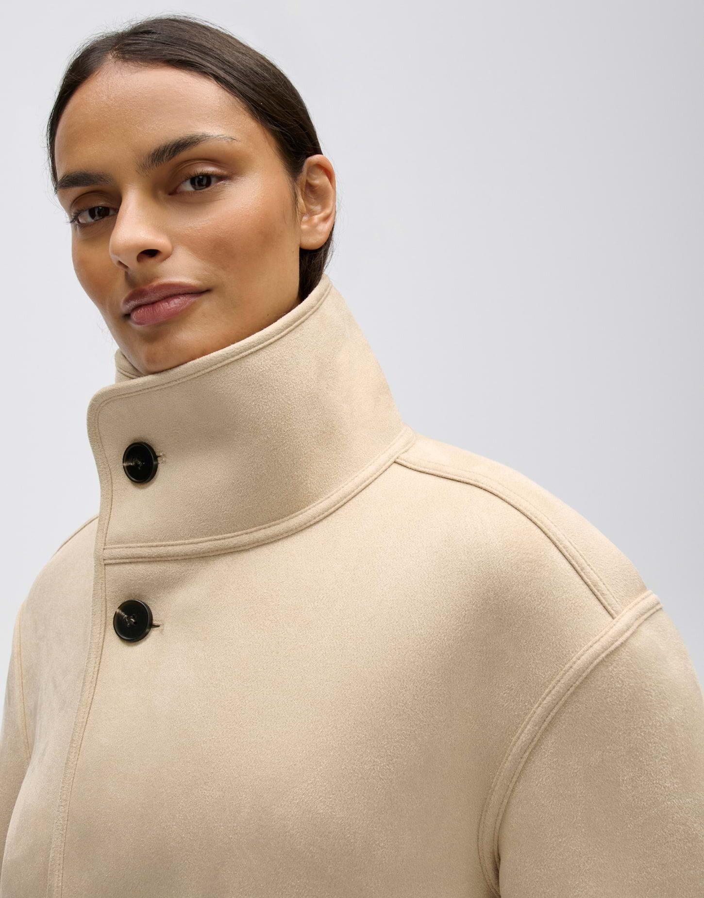 OPUS Winterjacke Haella aus weichem Teddyplüsch Gerader Schnitt mit Stehkragen und zwei Tragevarianten – Bild 4 von 5