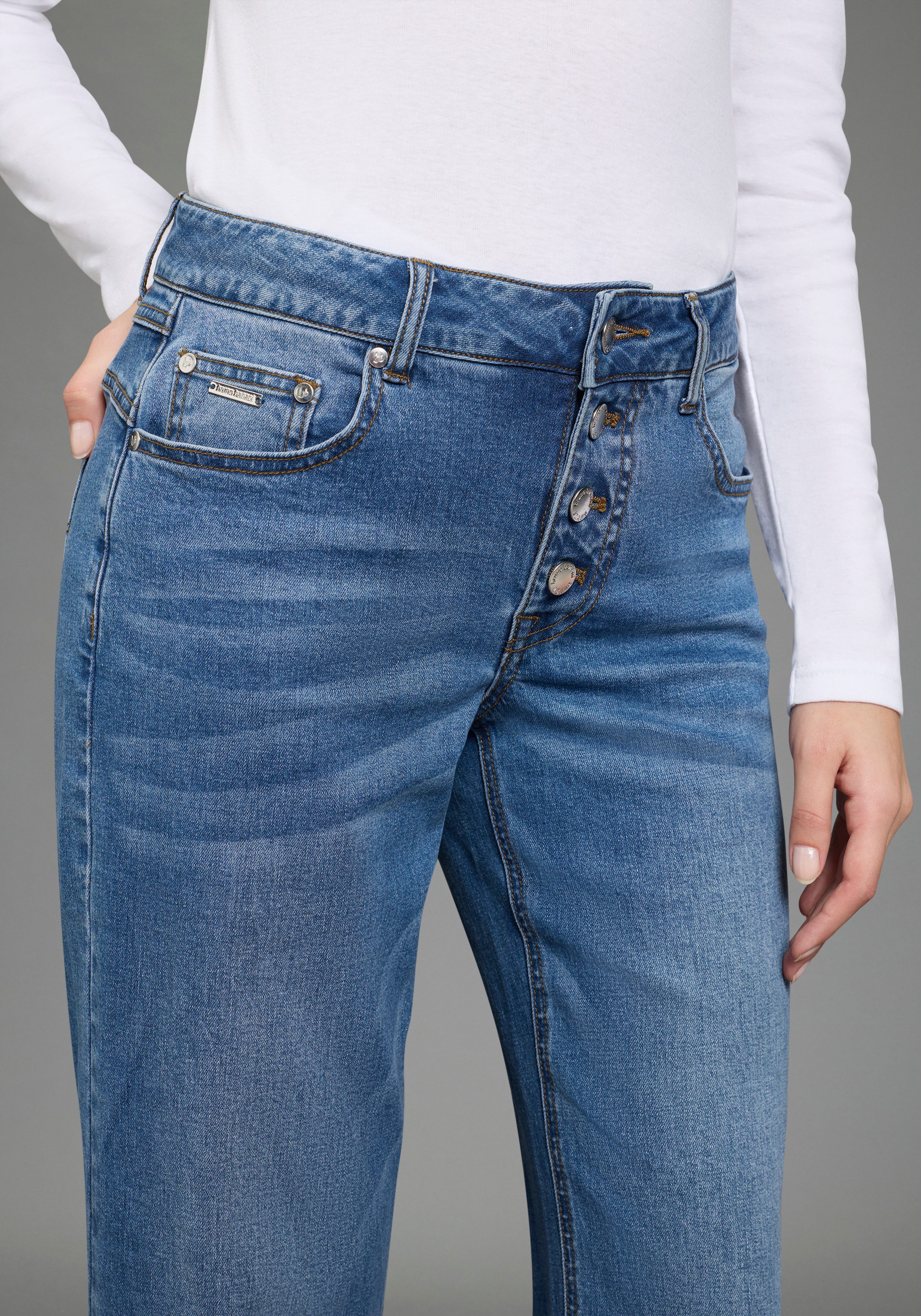 Bruno Banani Weite Jeans mit Elasthan-Anteil, aus Baumwollmaterial – Bild 3 von 5