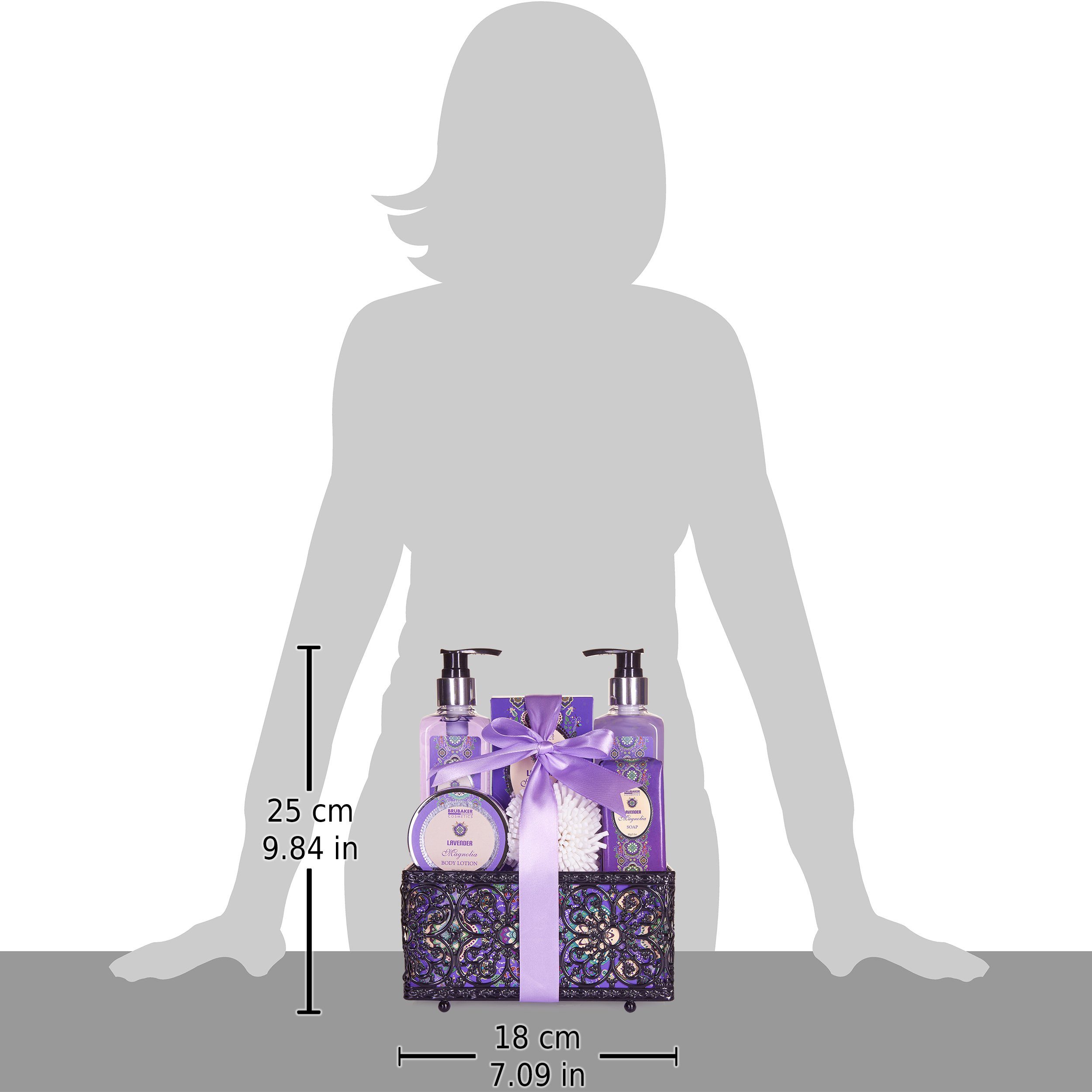 BRUBAKER Hautreinigungs-Set Premium Duft Badeset, 7-tlg., Geschenkset Frauen, und Korb dekorativem in Dusch- Magnolien Pflegeset für Wellness mit Lavendel