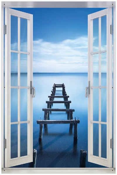 Wallario Sichtschutzzaunmatten Rustikaler Holzsteg im blauen See, mit Fenster-Illusion