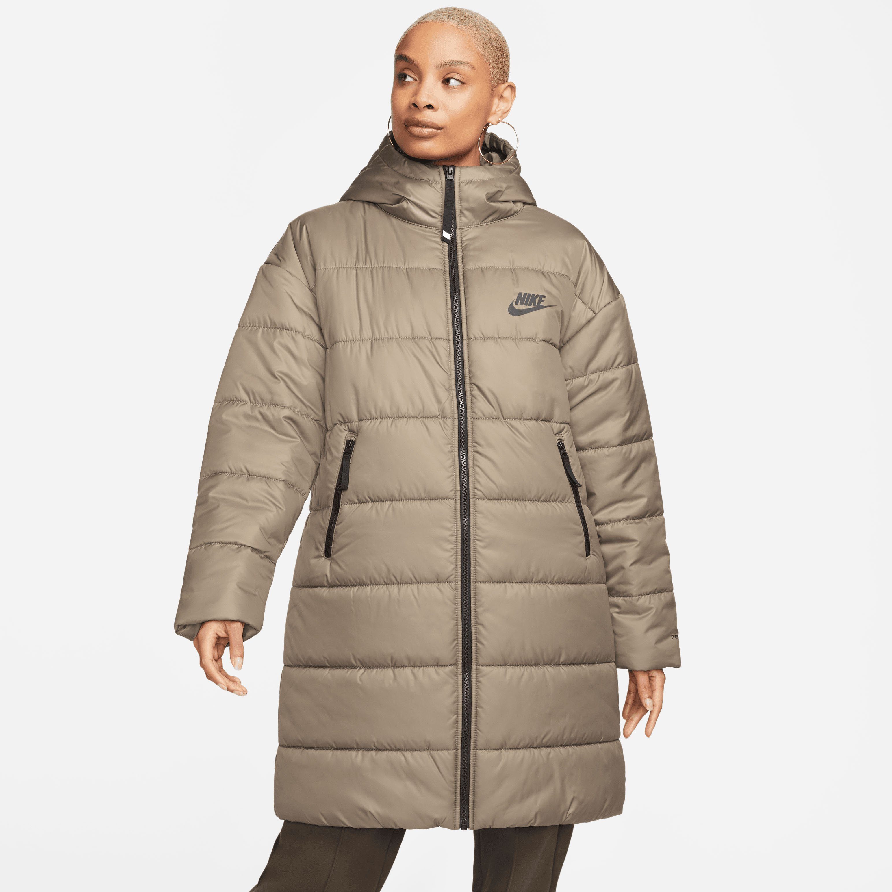 Steppmantel Therma-FIT OLIVE Hooded GREY/BLACK/BLACK Nike Sportswear Parka Women's Repel