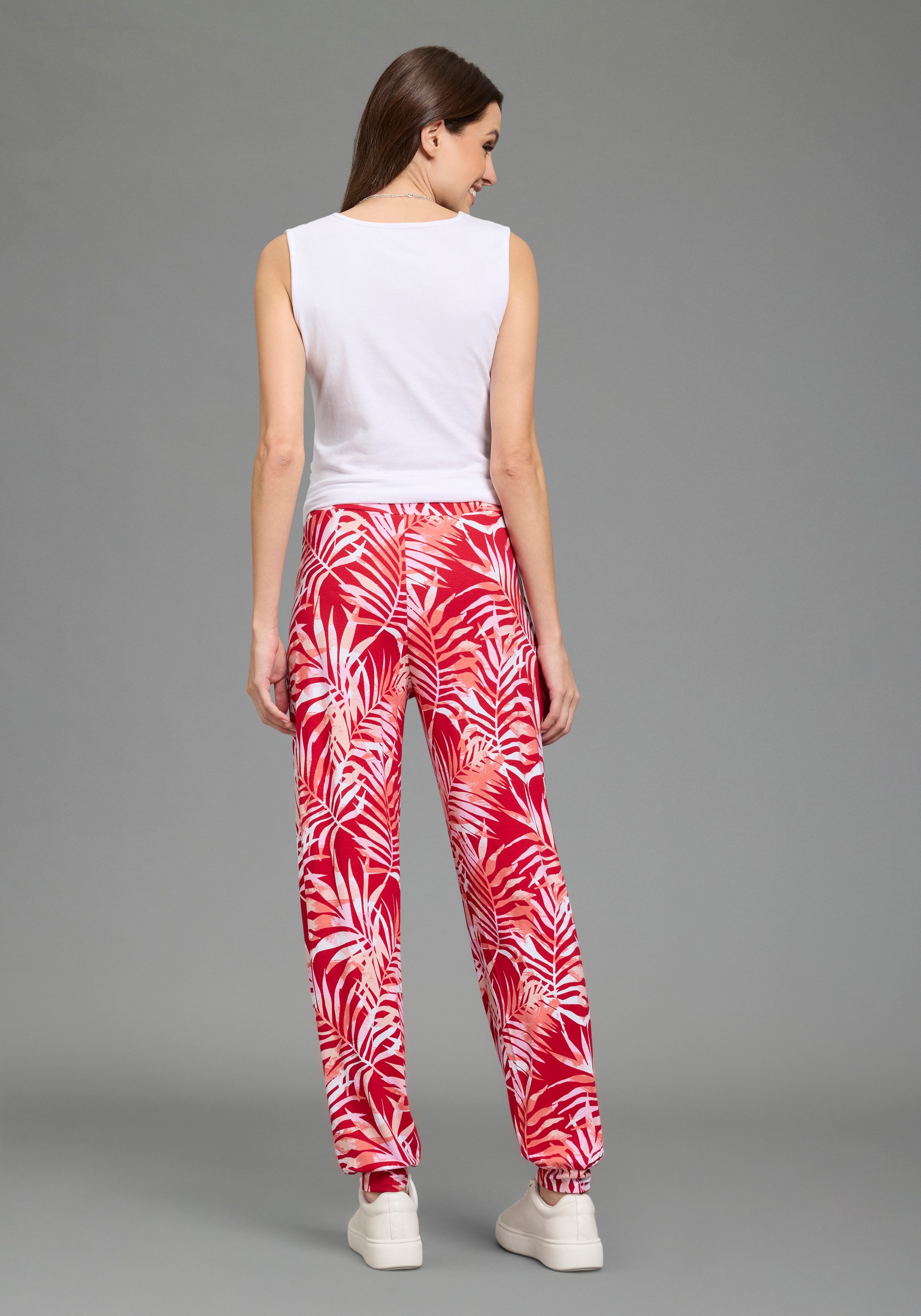 Neun Monate Umstandshose Haremshose für Schwangerschaft und Stillzeit, in bequemer Passform und mit Blumenmuster