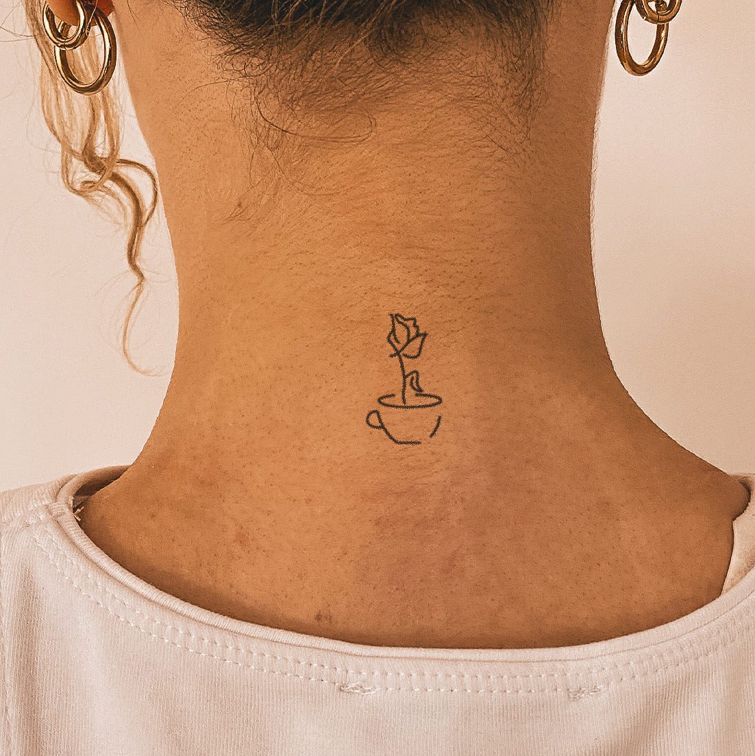 Inkster Schmuck-Tattoo Kaffeetasse mit Rose, wasserfestes temporäres Tattoo, 2 Wochen Halt