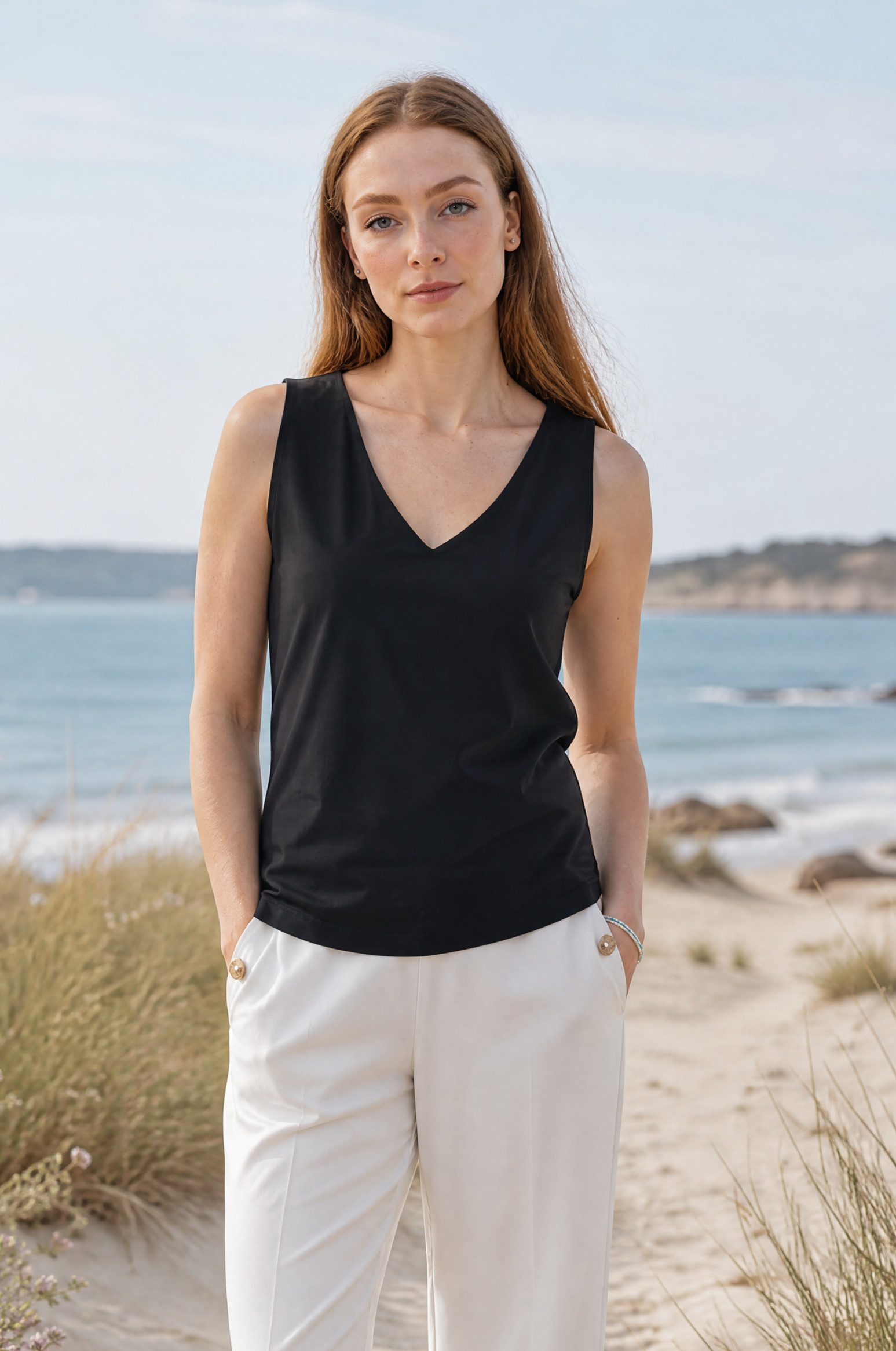 NADINE H Shirttop Kurzes Sommertop mit V-Ausschnitt in Schwarz moderner Stil elegant