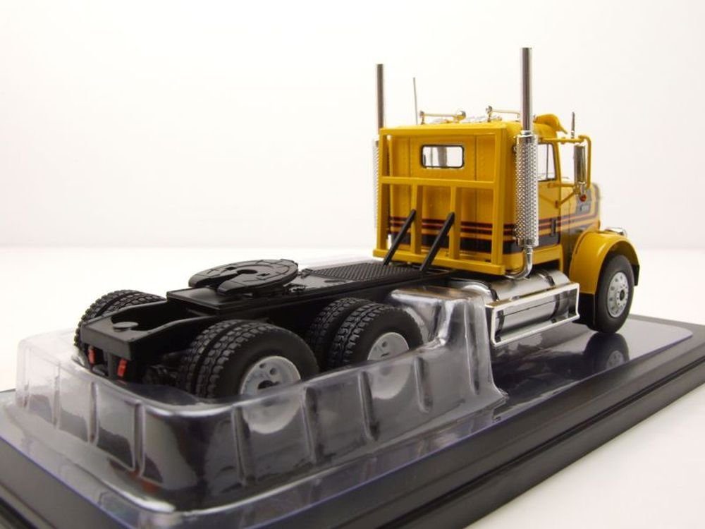 1:43 Scale - 1977 Freightliner FLC 120 64 T in Silver and Red