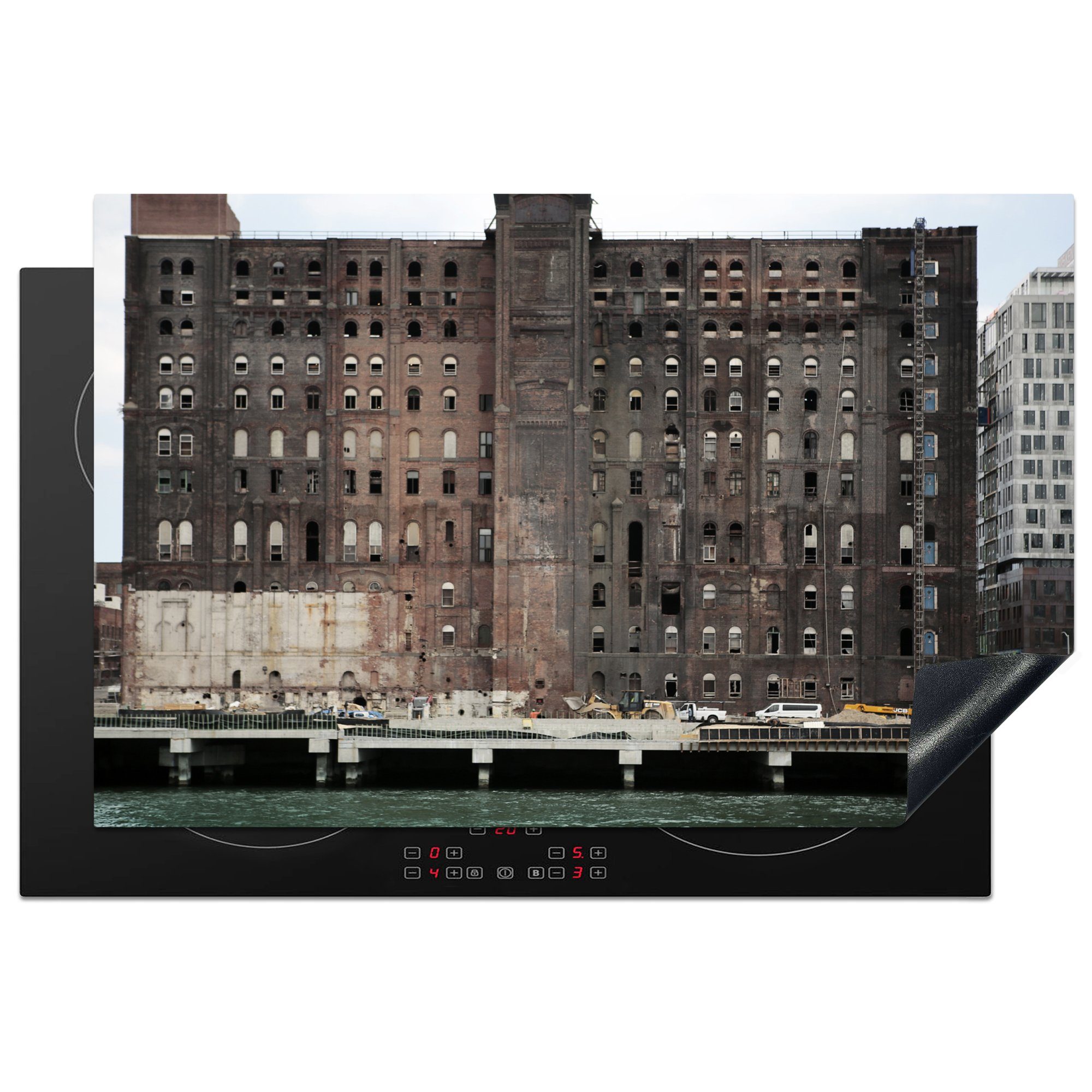 MuchoWow Herdblende-/Abdeckplatte Verlassenes Gebäude in New York, Vinyl, (1 tlg), 81x52 cm, Induktionskochfeld Schutz für die küche, Ceranfeldabdeckung