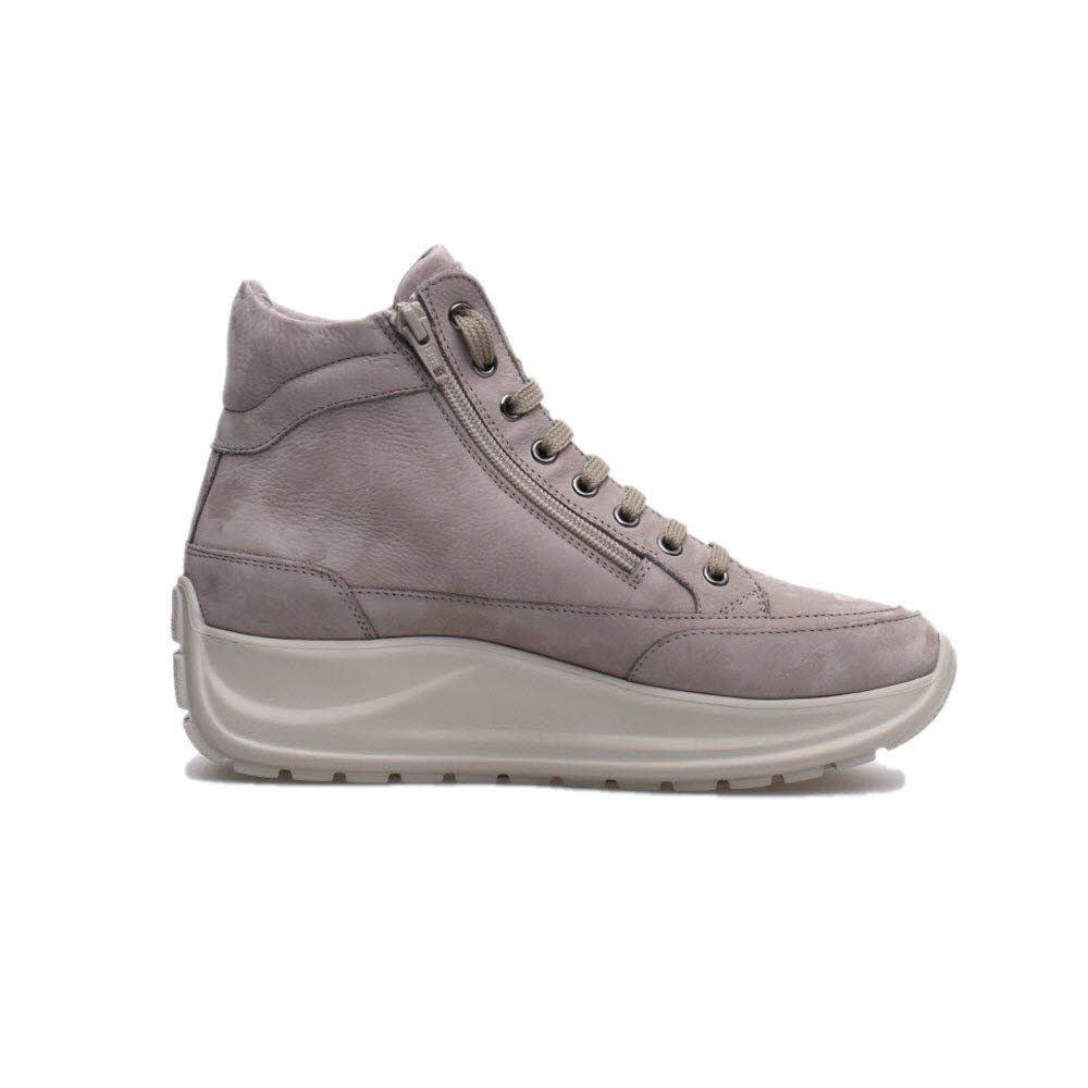 Spark Easy Zip Nubuck Sneaker