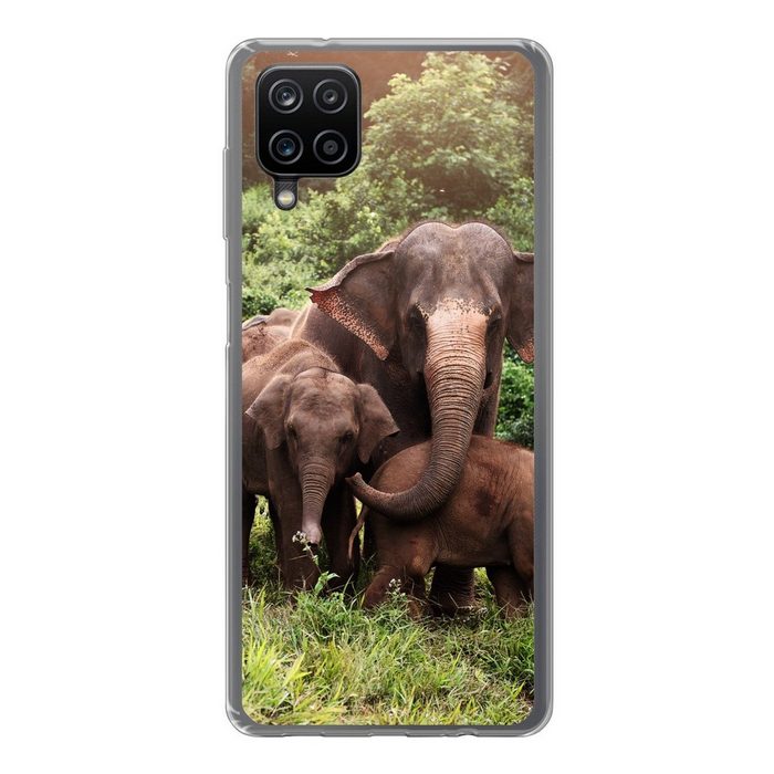 MuchoWow Handyhülle Wilde Elefanten Handyhülle Samsung Galaxy A12 Smartphone-Bumper Print Handy