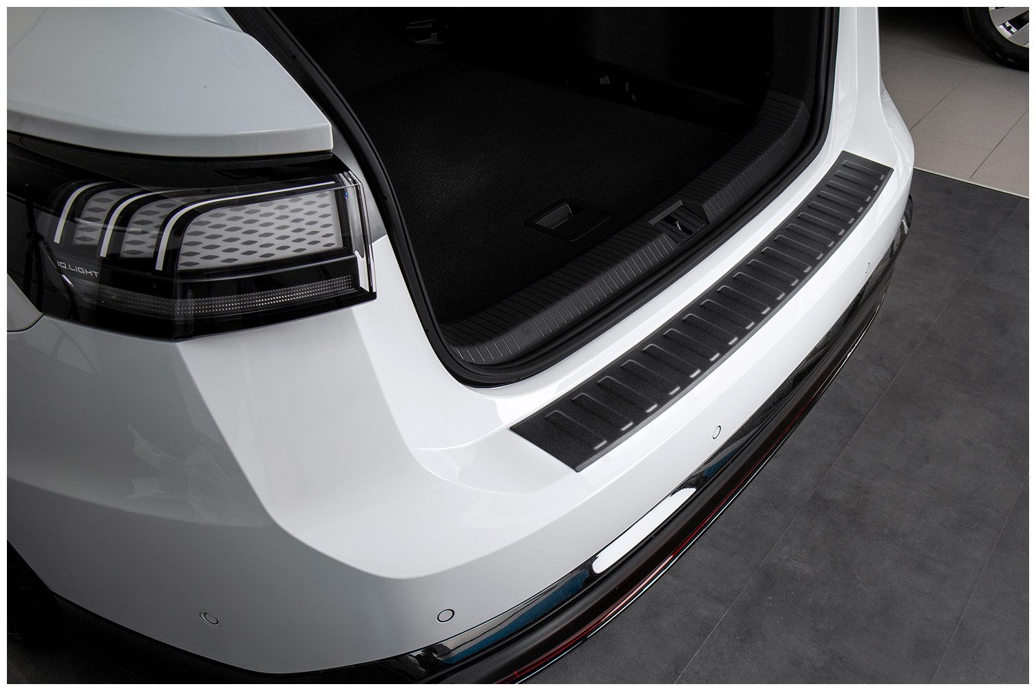 tuning-art Ladekantenschutz L3112 Edelstahl passgenau für VW ID.7 Tourer ab 2024-