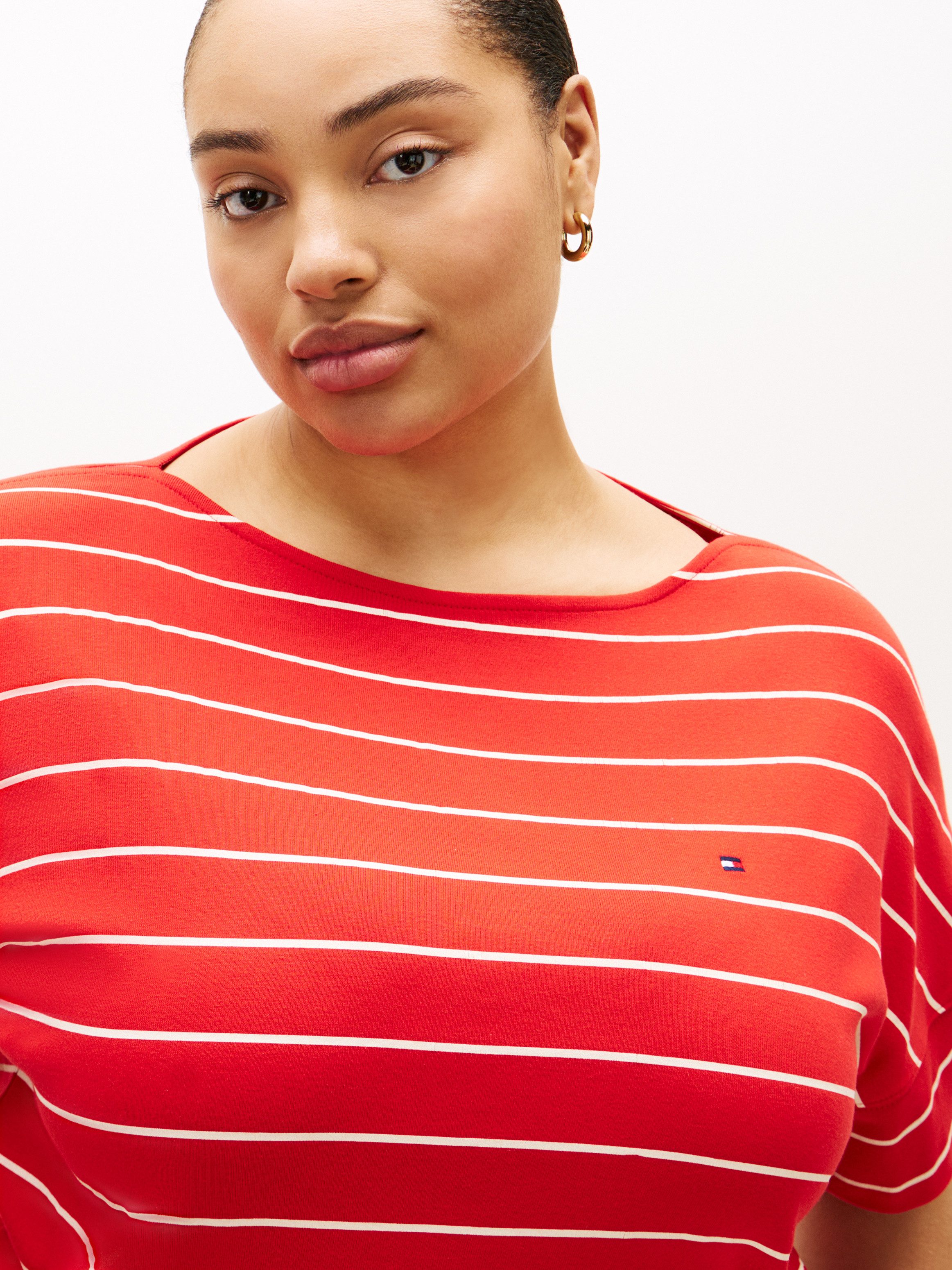 Tommy Hilfiger Curve Kurzarmshirt CRV MDRN CODY CAP SLV C-NK TEE in großen Größen