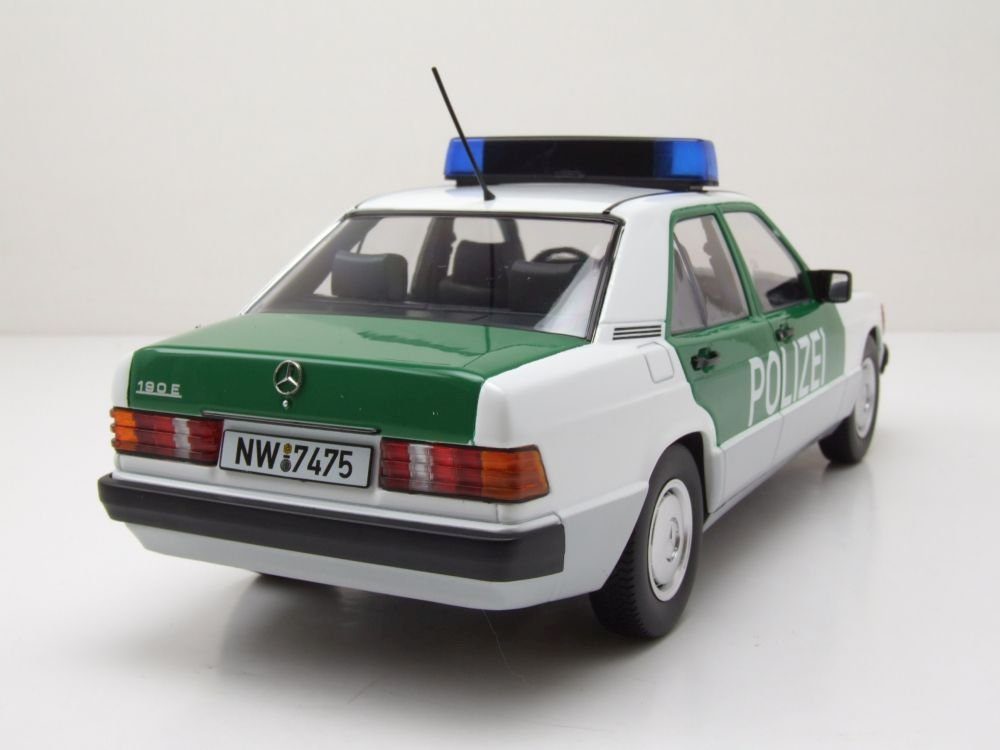 Triple9 Modellauto Mercedes 190 W201 Polizei 1993 grün weiß, Maßstab 1:18